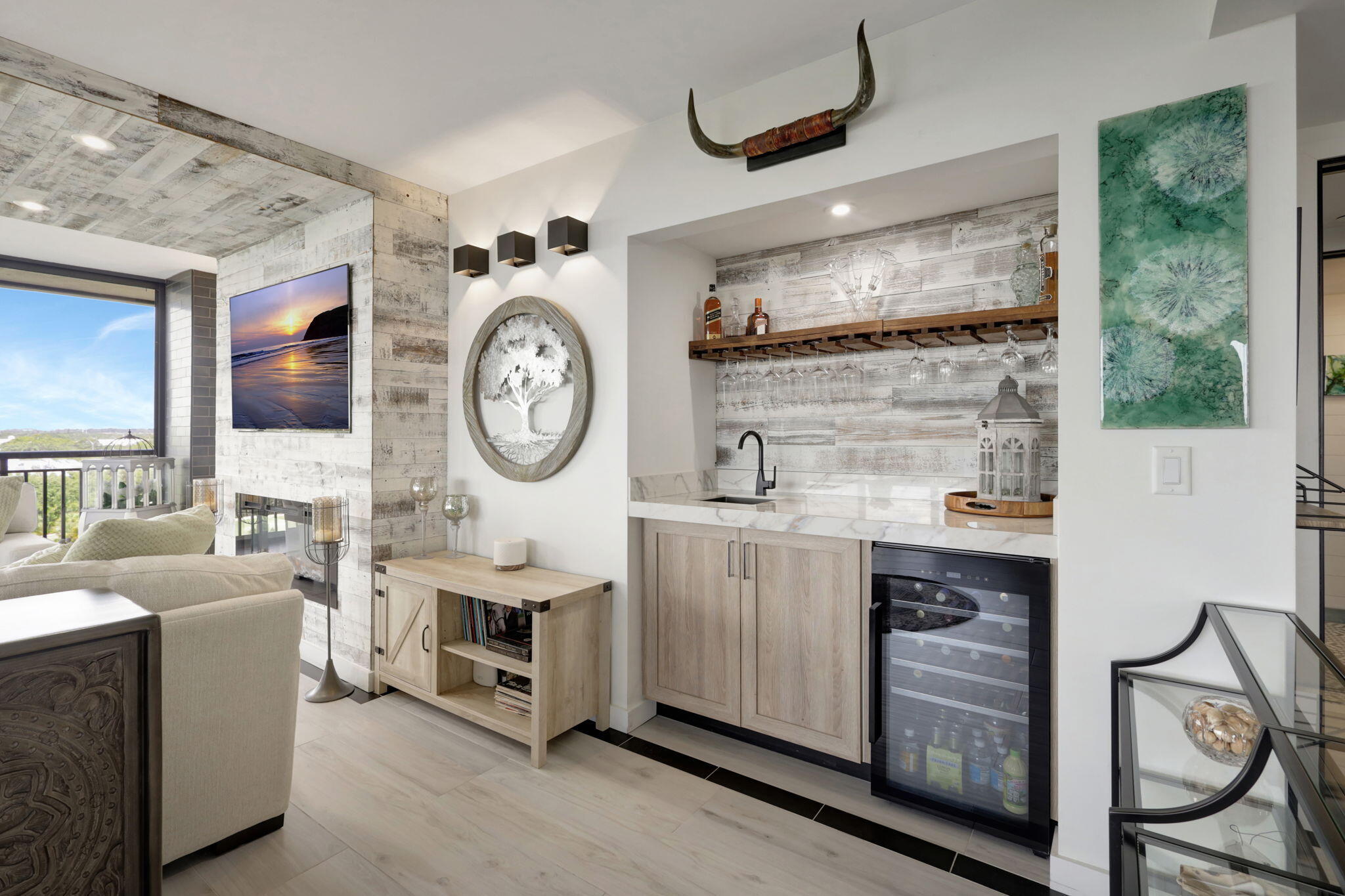 2427 Presidential Way 802