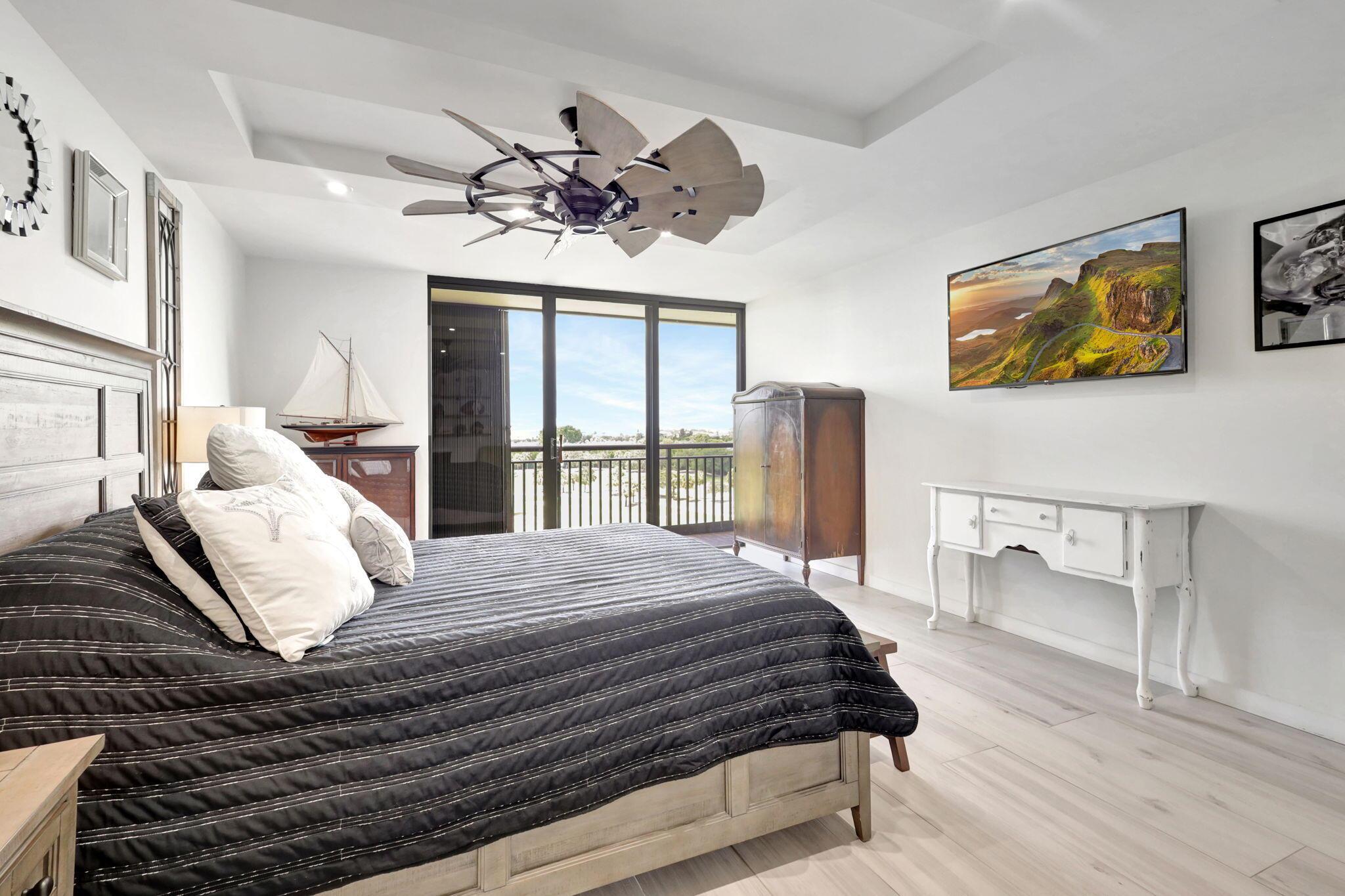 2427 Presidential Way 802