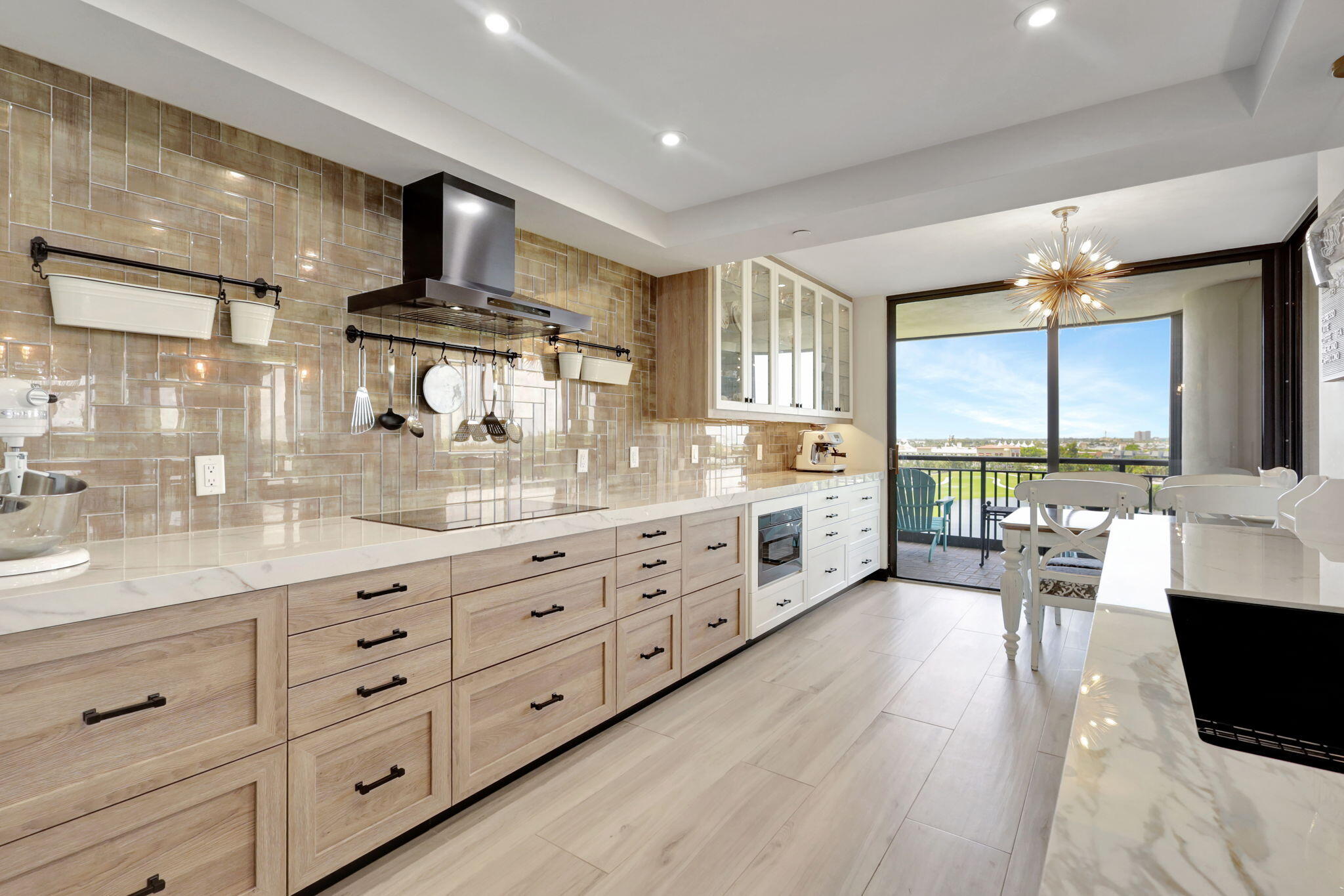 2427 Presidential Way 802