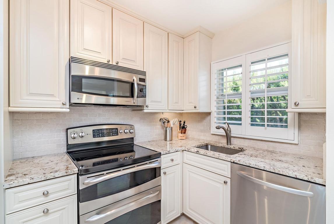 139 Sunrise Avenue 202