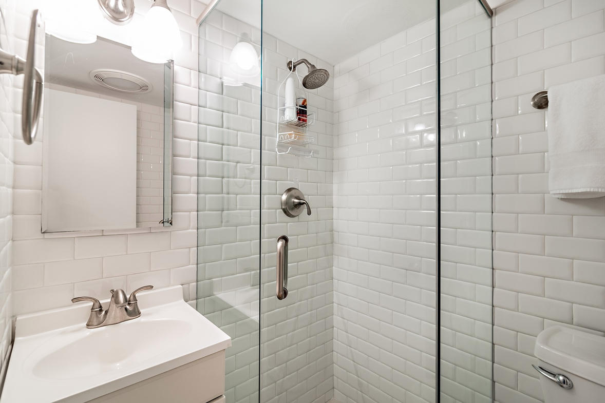 139 Sunrise Avenue 202