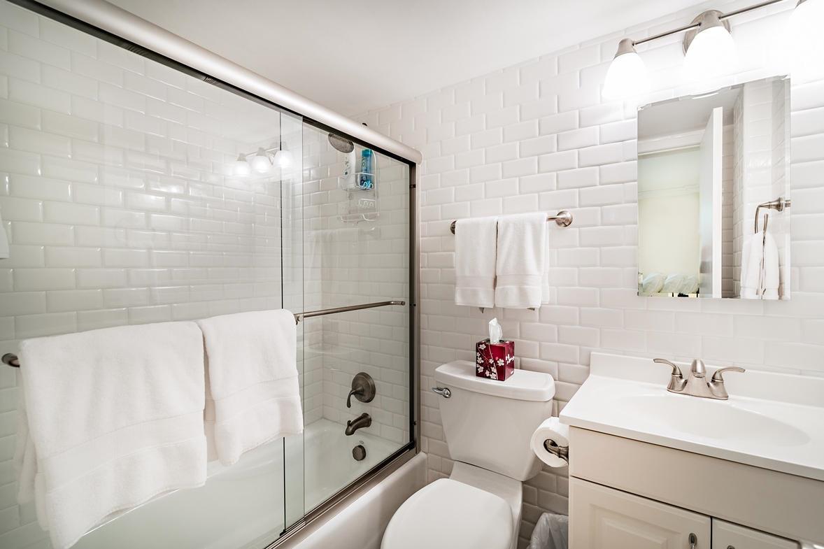 139 Sunrise Avenue 202