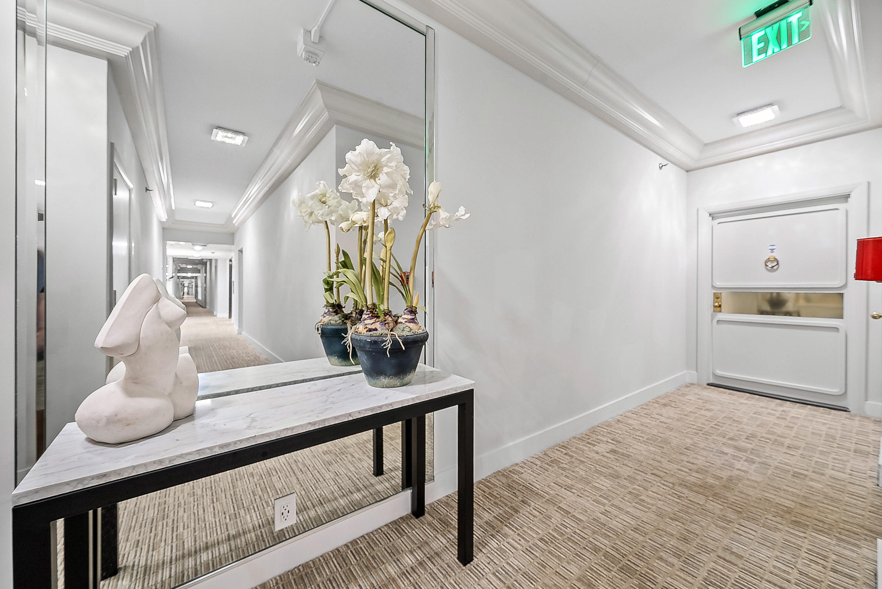 2427 Presidential Way Ph3