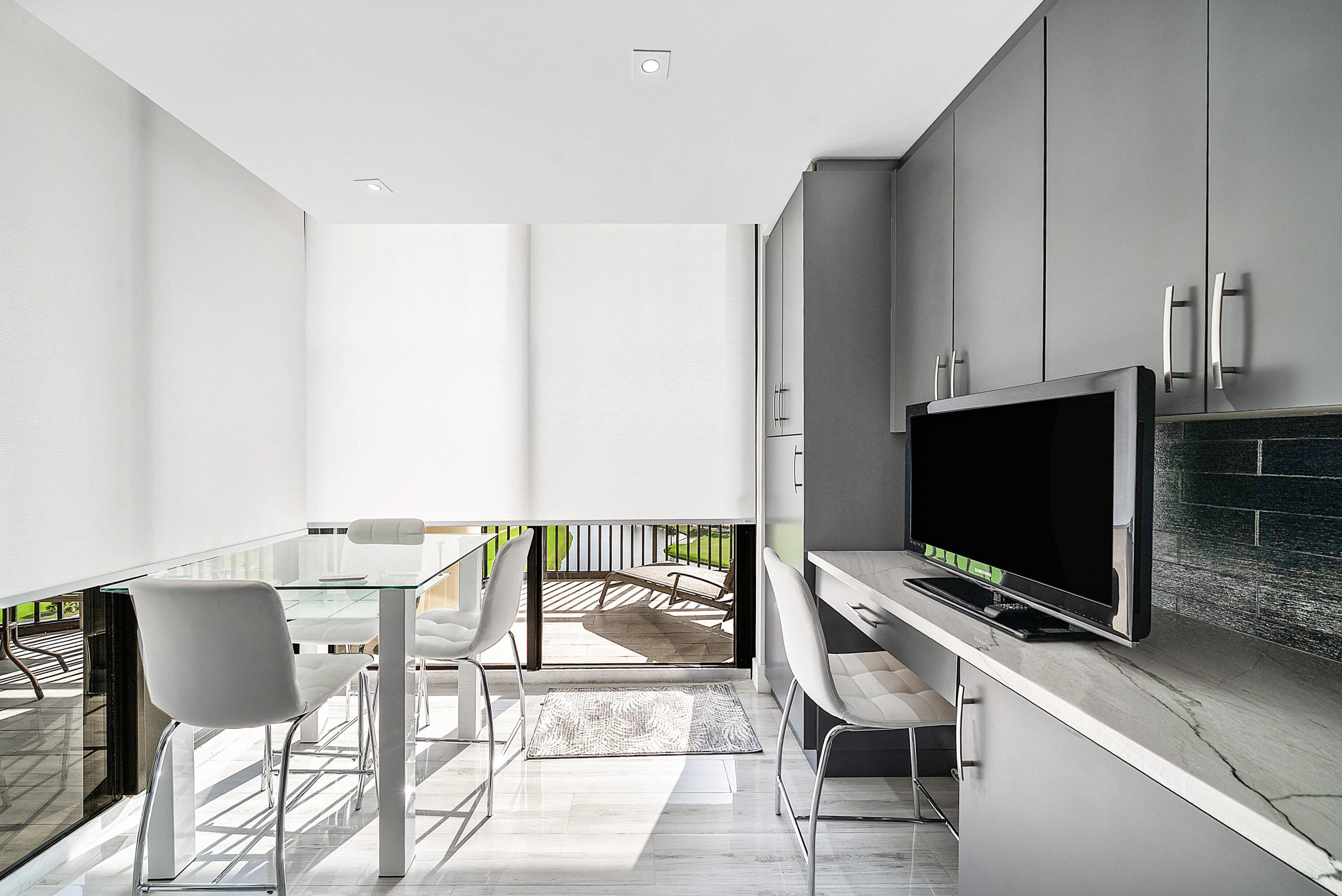 2427 Presidential Way Ph3