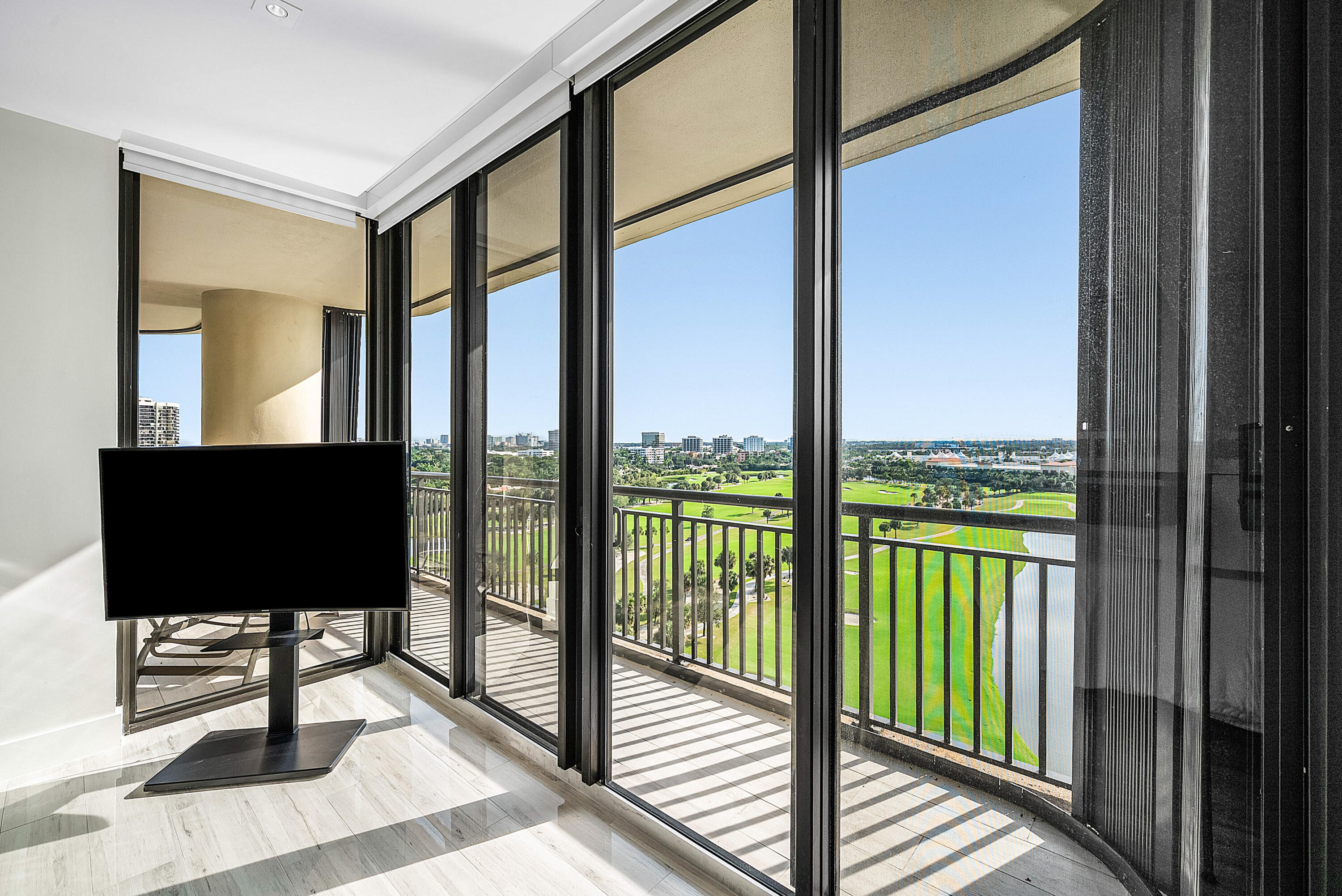2427 Presidential Way Ph3