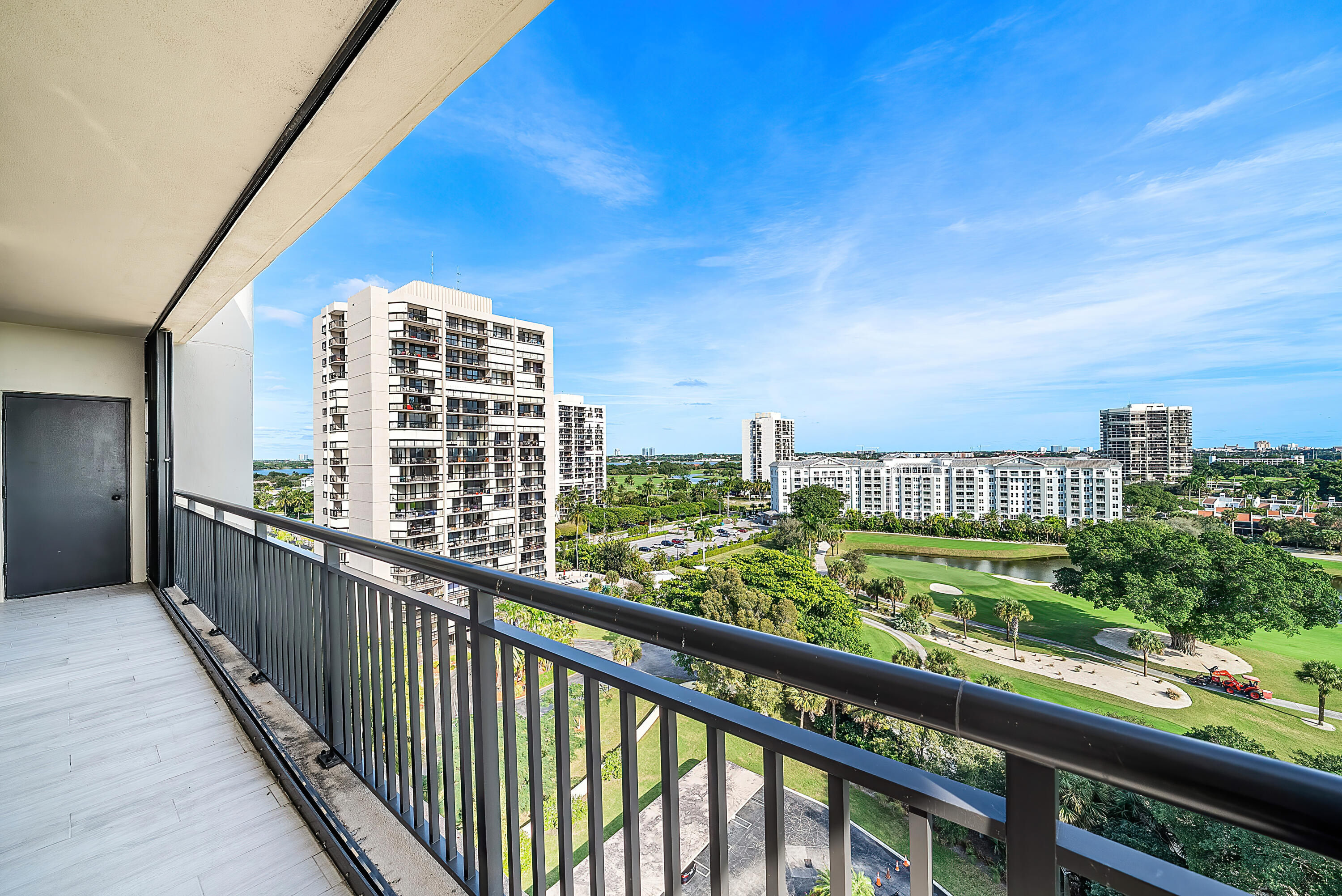 2427 Presidential Way Ph3