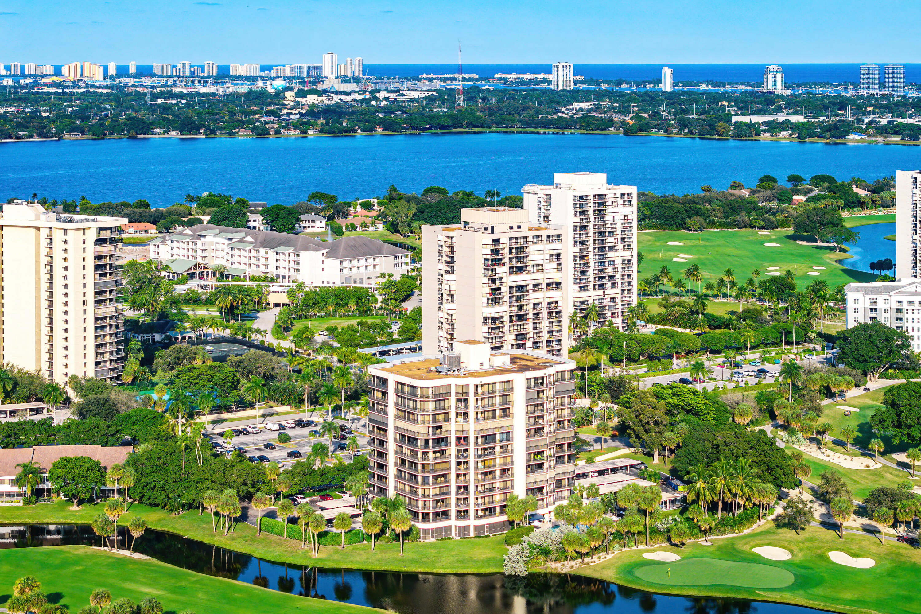 2427 Presidential Way Ph3