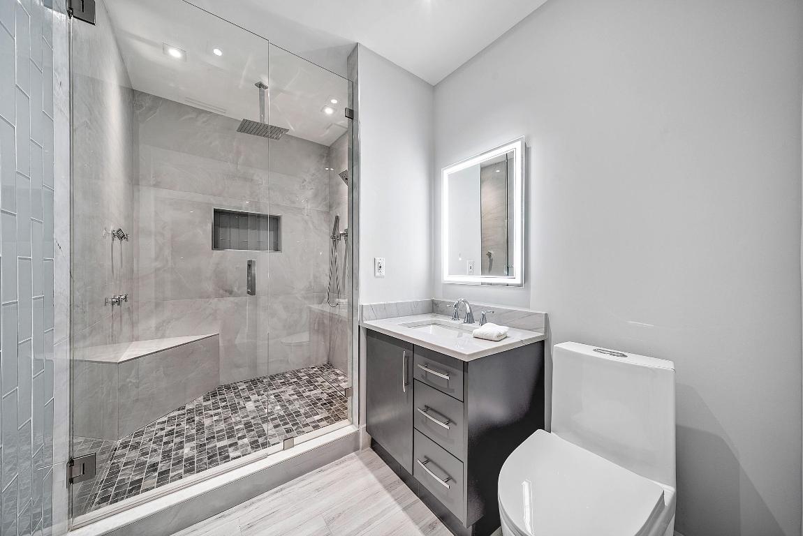 2427 Presidential Way Ph3