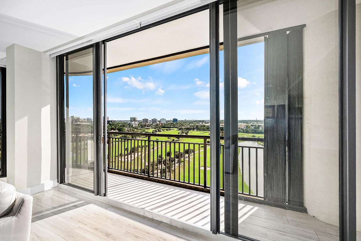 2427 Presidential Way Ph3