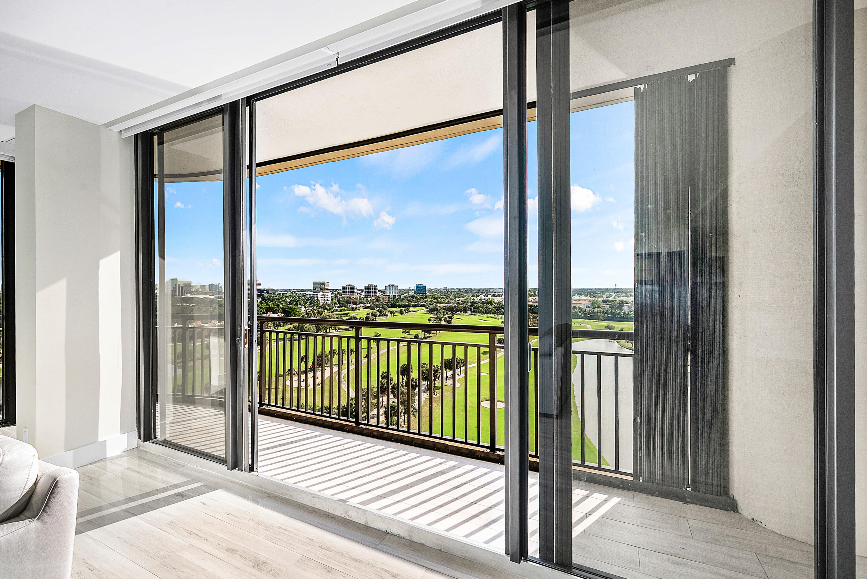 2427 Presidential Way Ph3