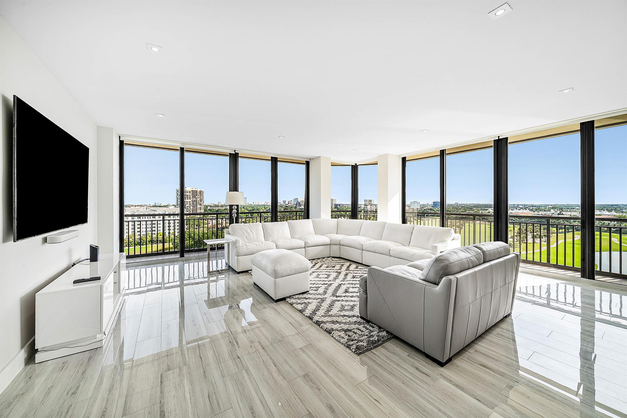 2427 Presidential Way Ph3