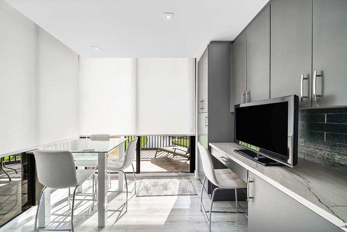 2427 Presidential Way Ph3