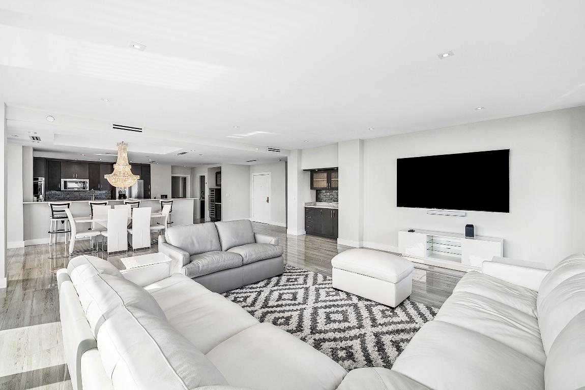 2427 Presidential Way Ph3