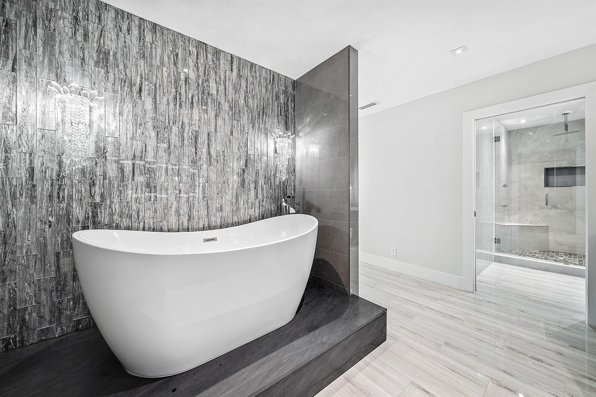 2427 Presidential Way Ph3