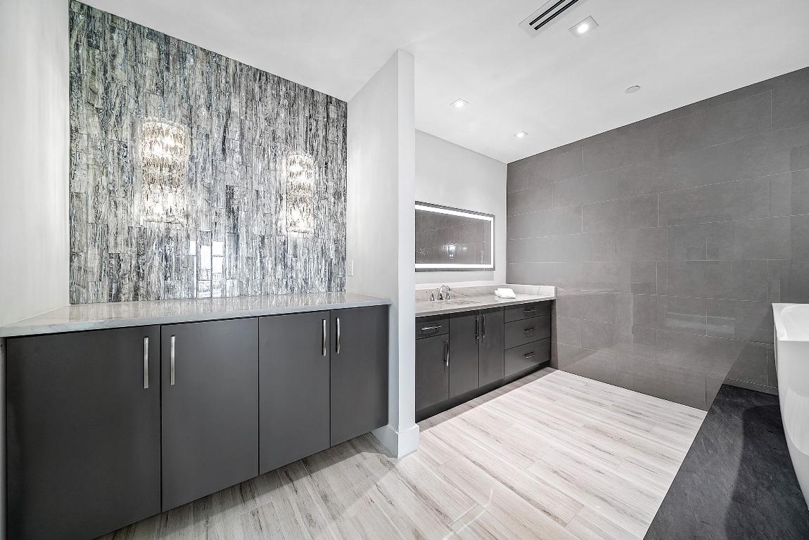 2427 Presidential Way Ph3