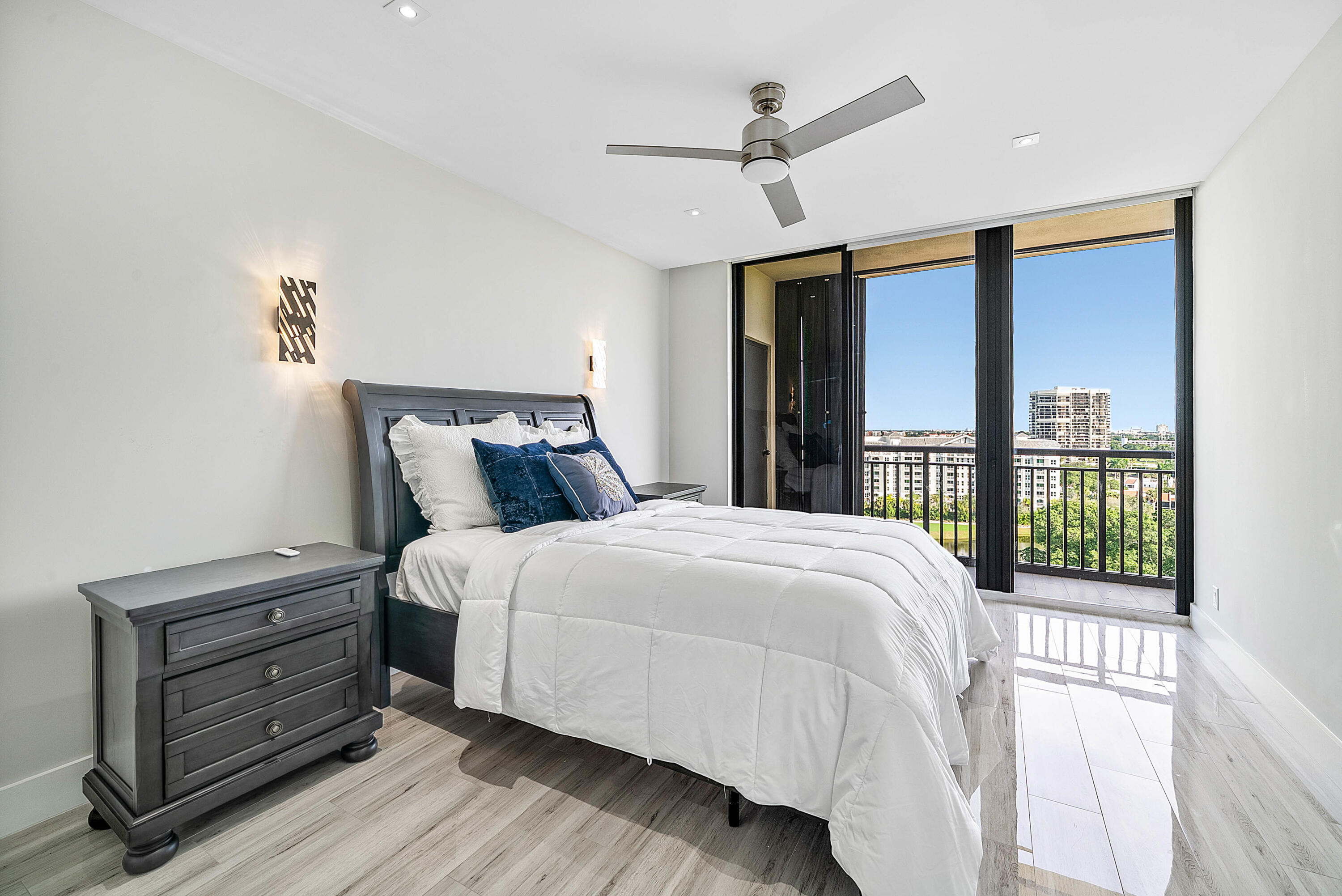 2427 Presidential Way Ph3