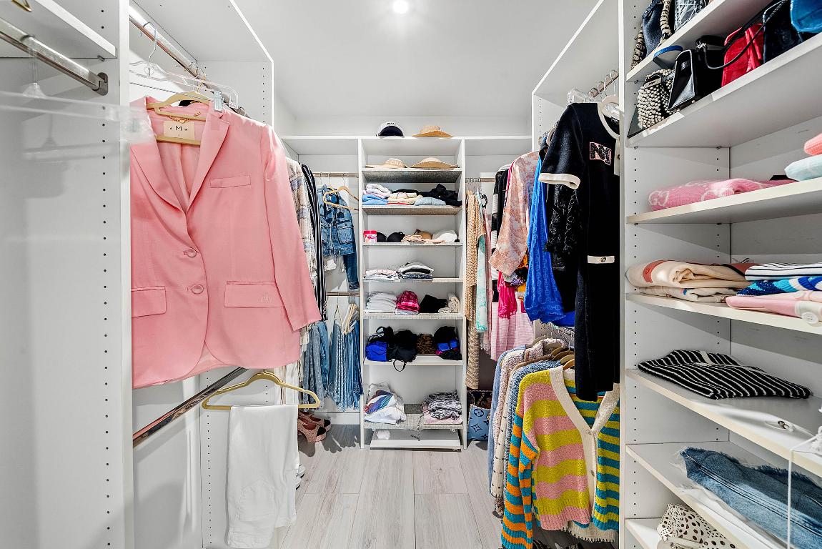 2427 Presidential Way 802