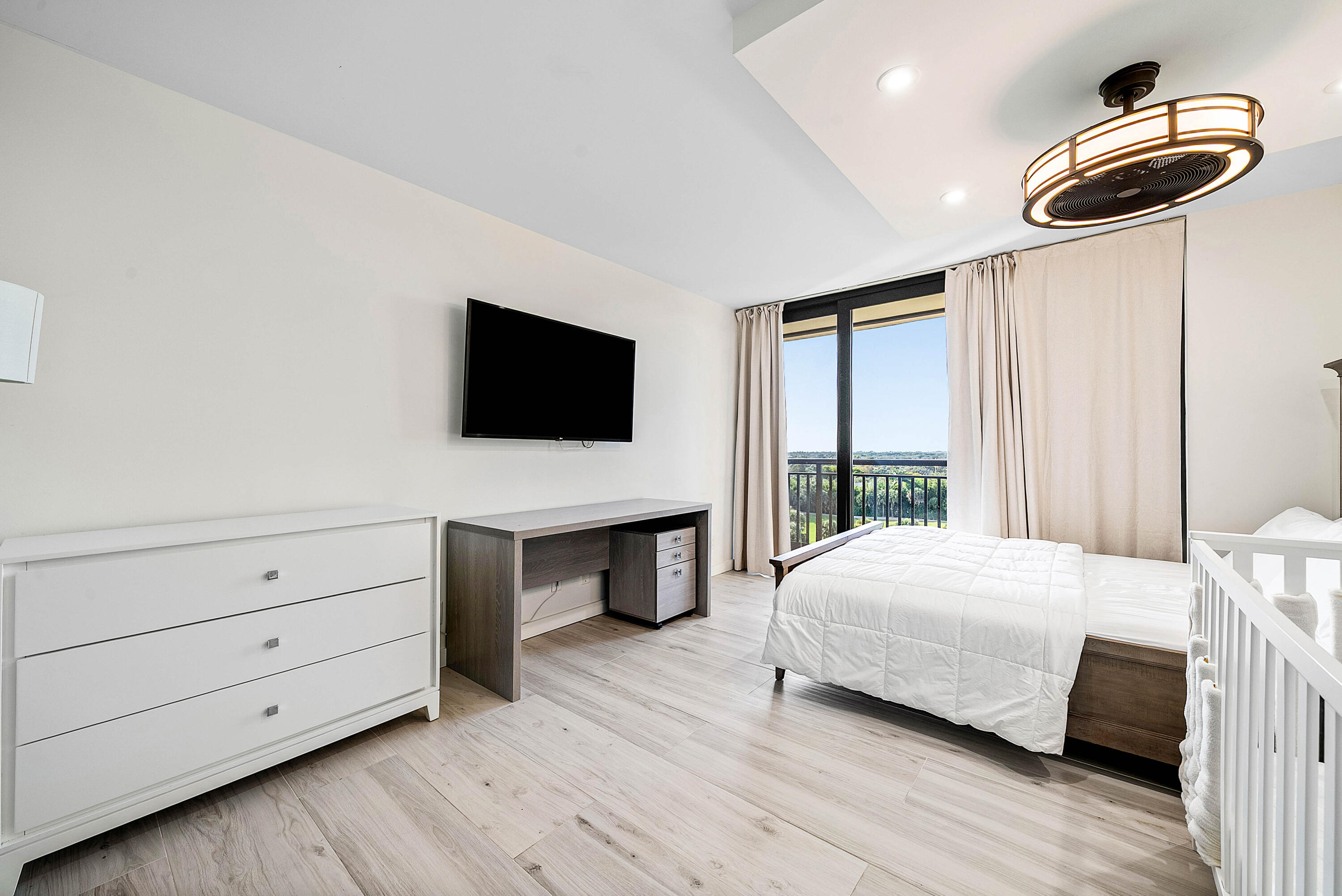 2427 Presidential Way 802