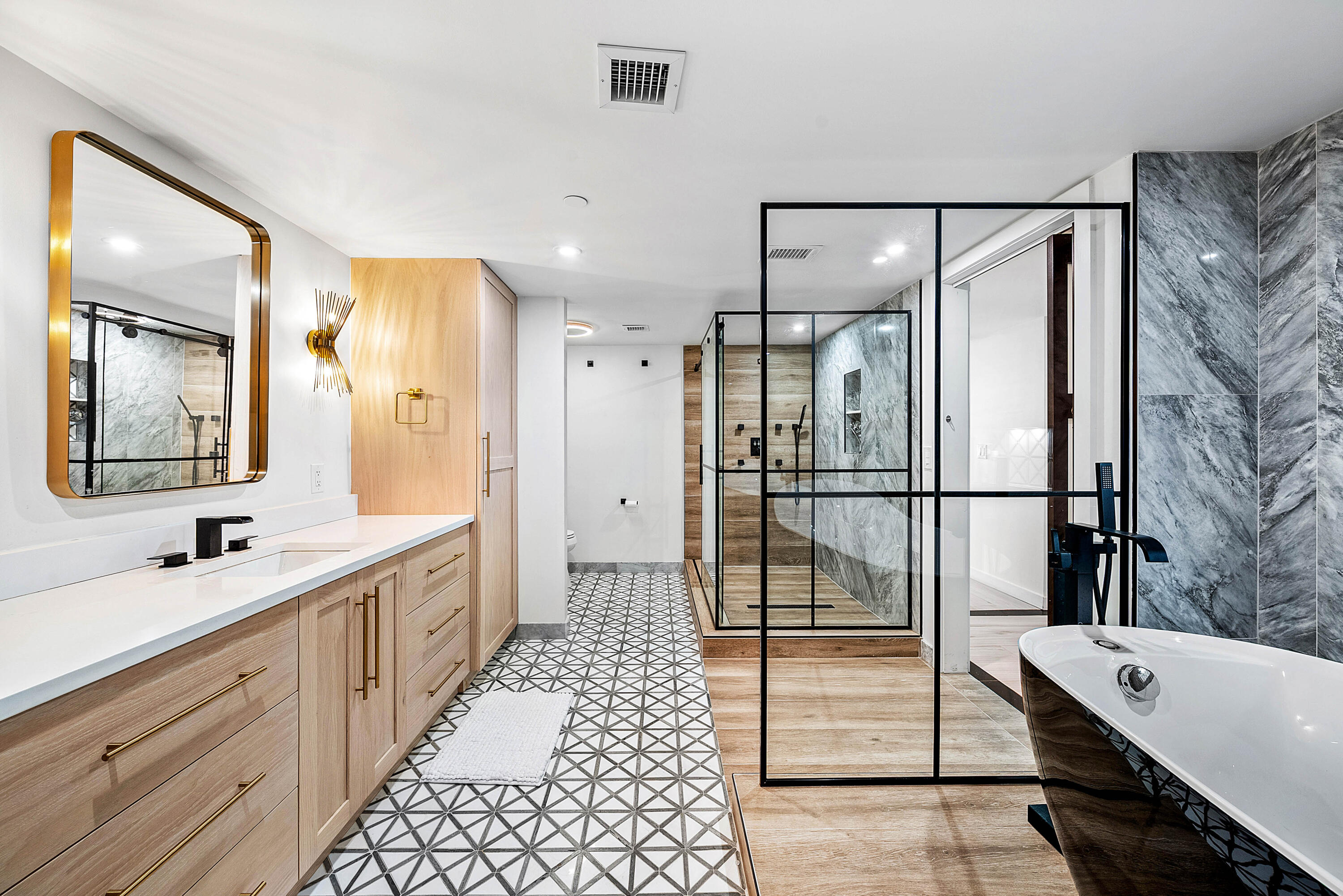 2427 Presidential Way 802