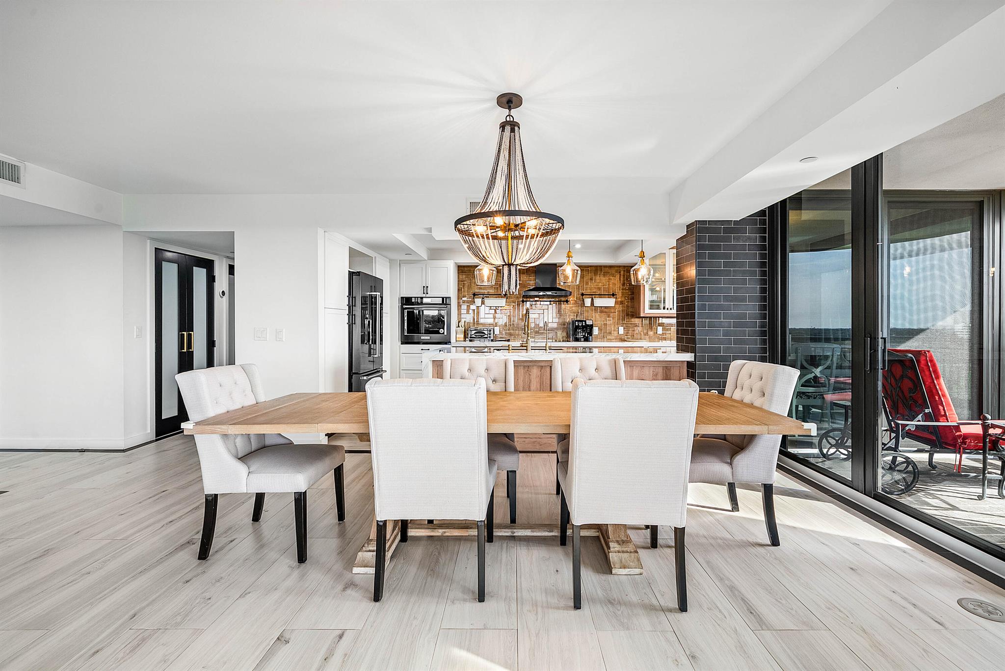 2427 Presidential Way 802