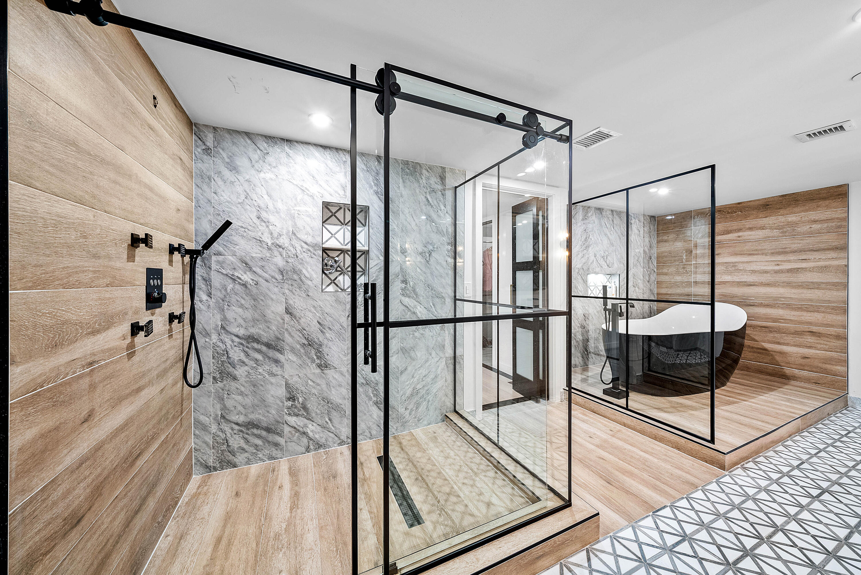 2427 Presidential Way 802