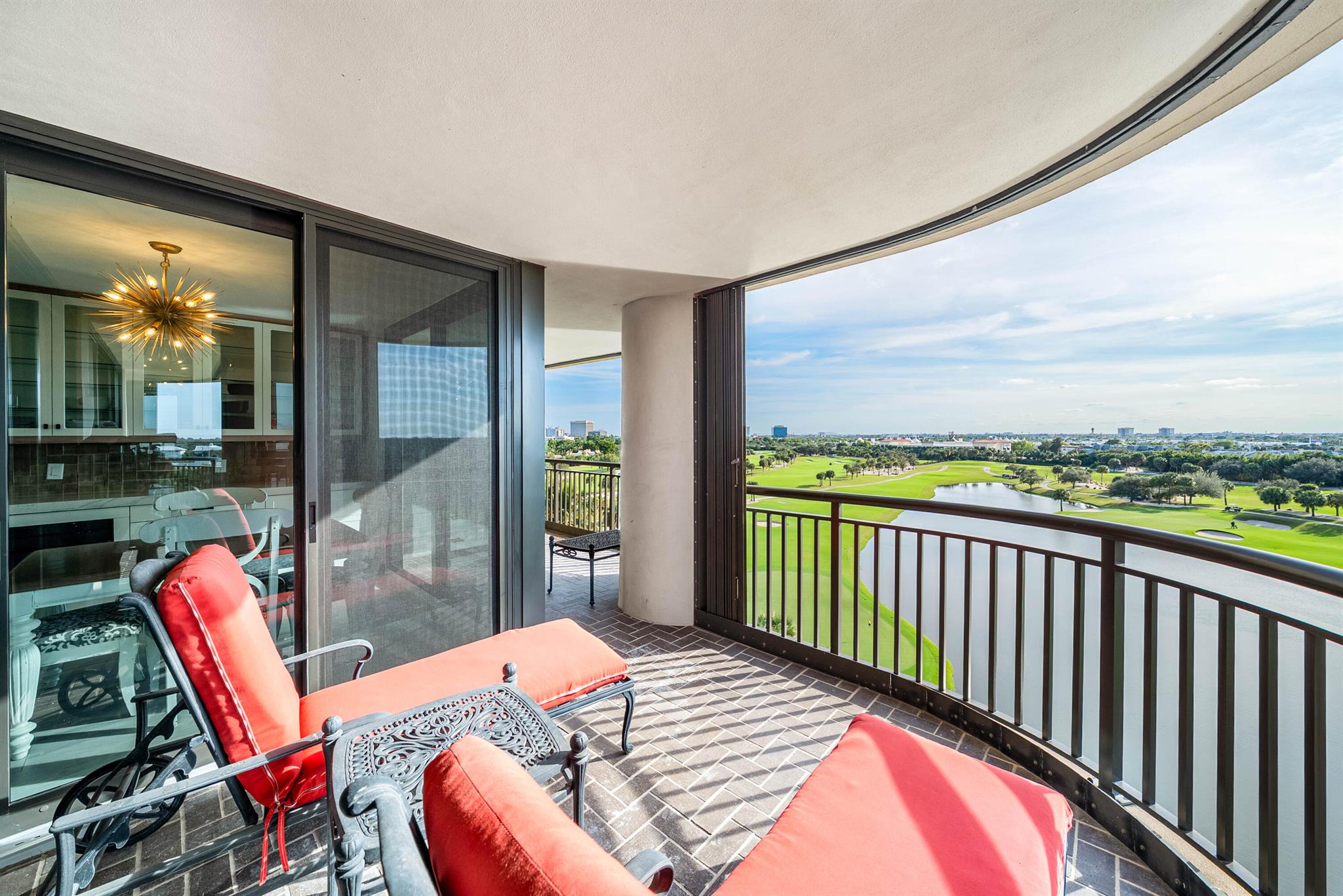 2427 Presidential Way 802