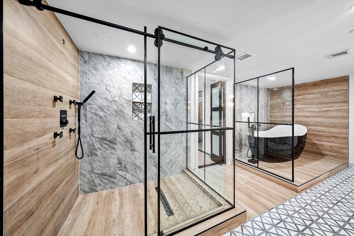 2427 Presidential Way 802