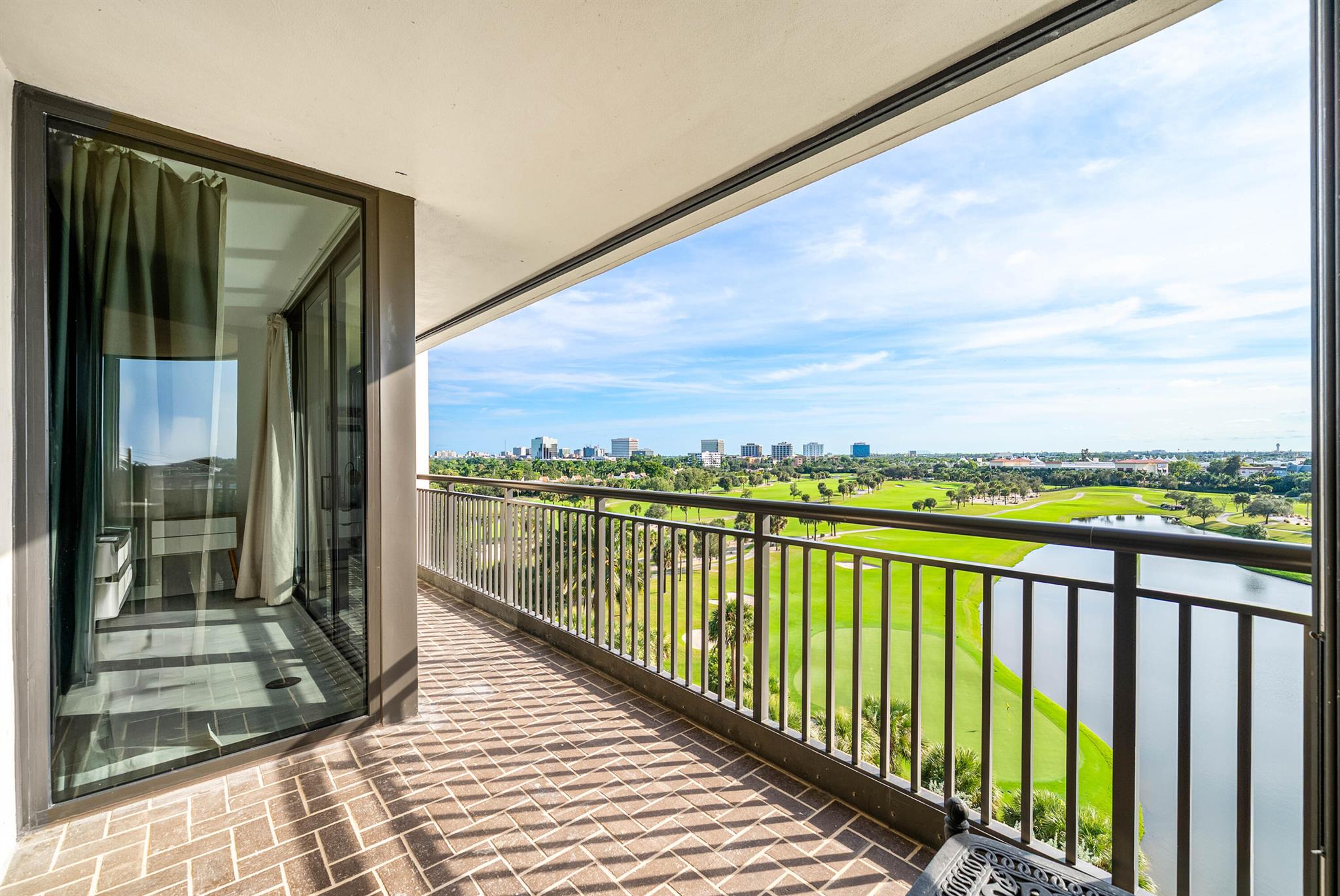 2427 Presidential Way 802