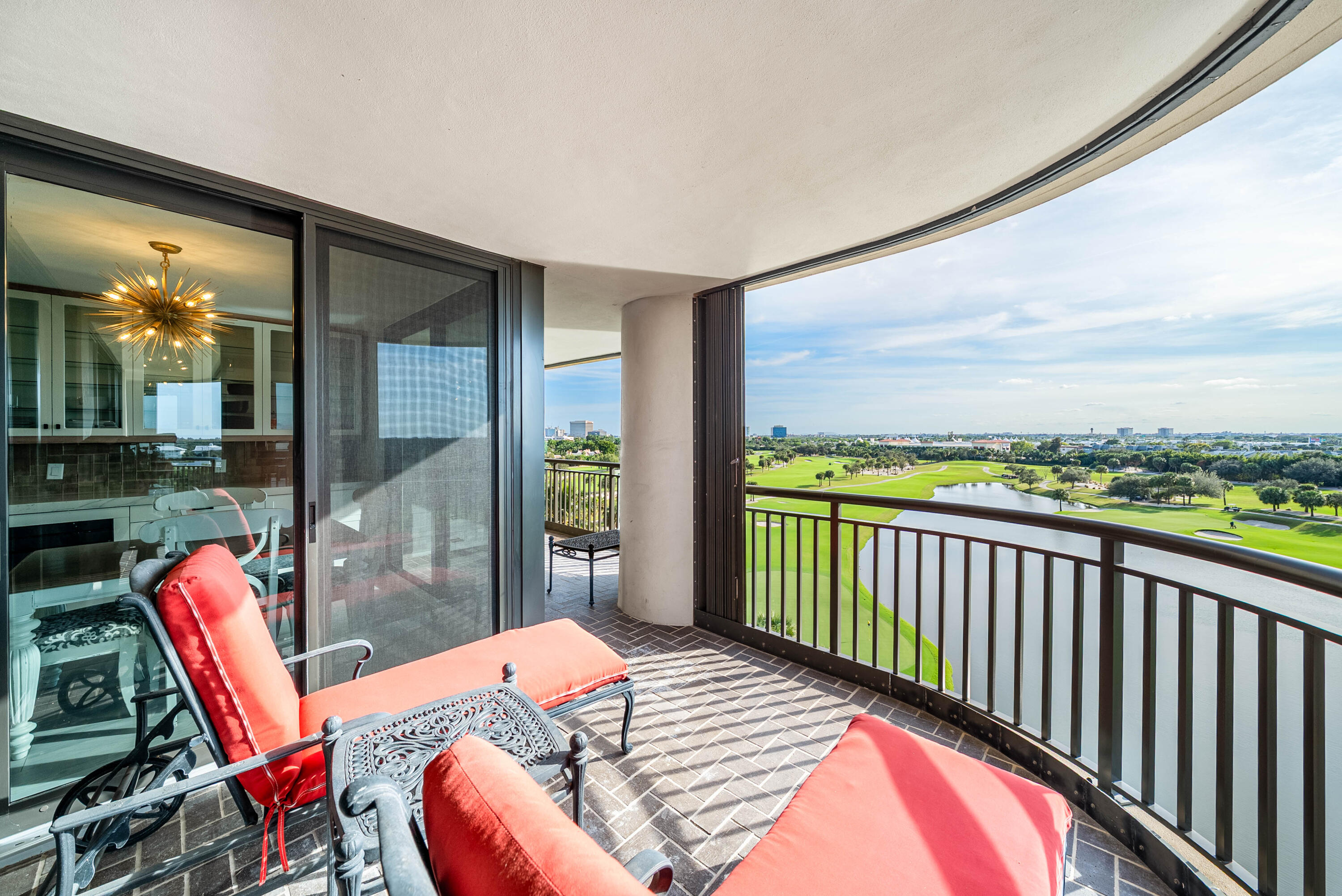 2427 Presidential Way 802