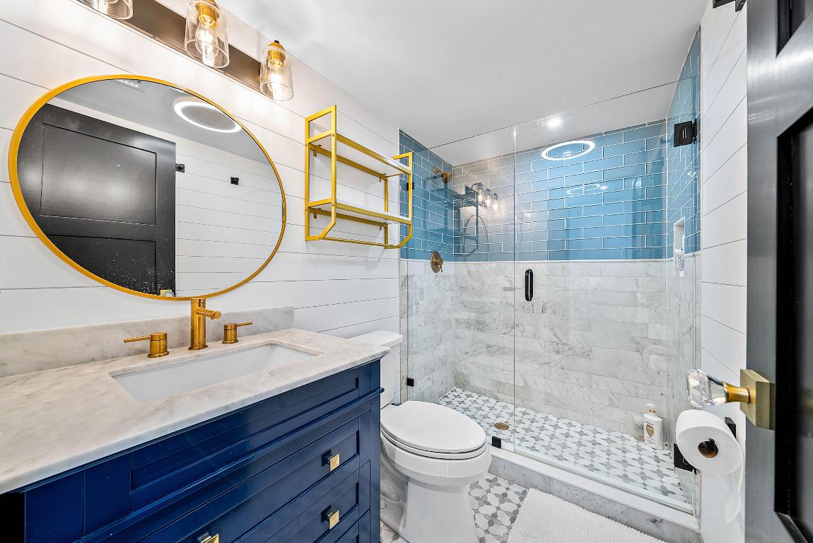 2427 Presidential Way 802