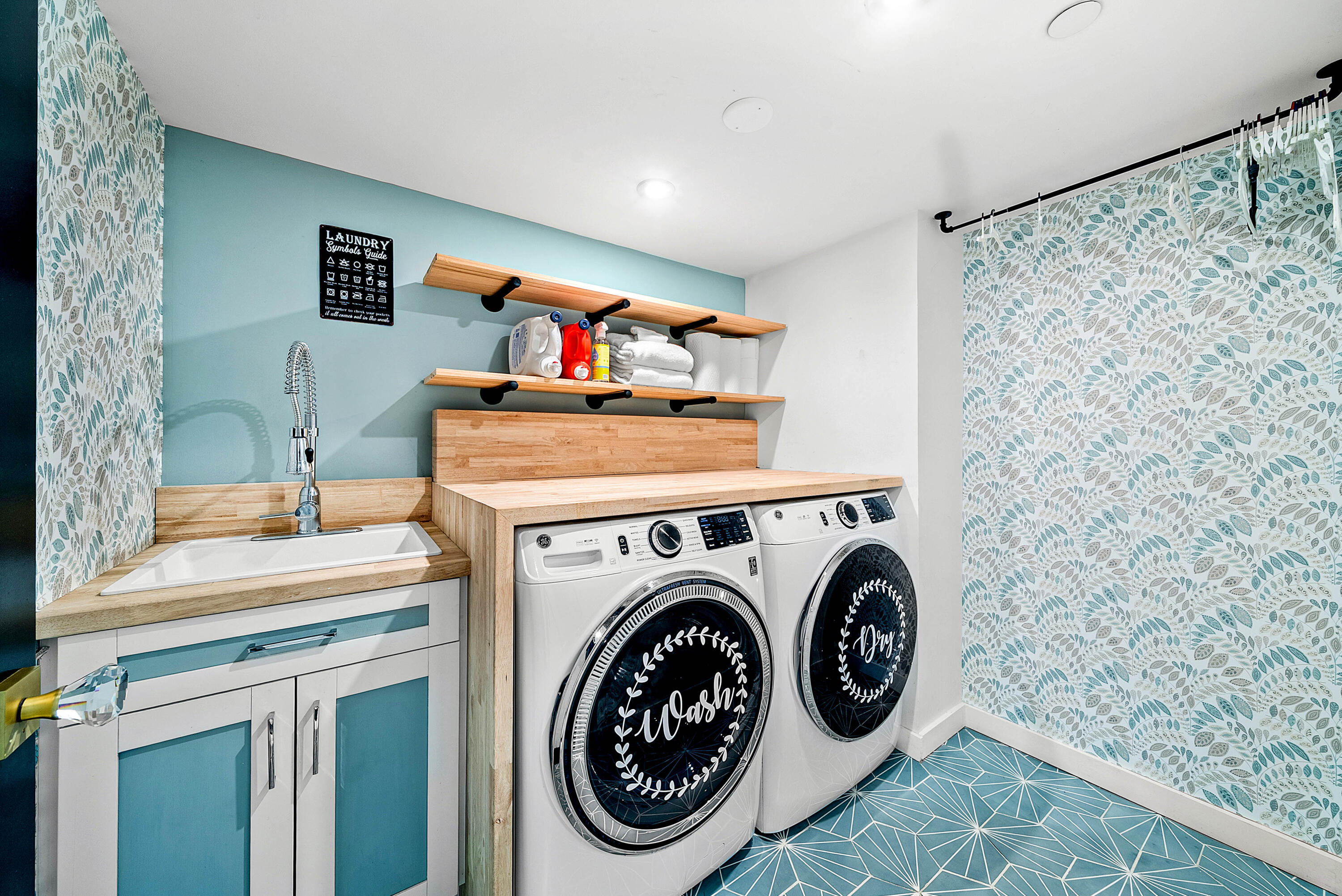 2427 Presidential Way 802