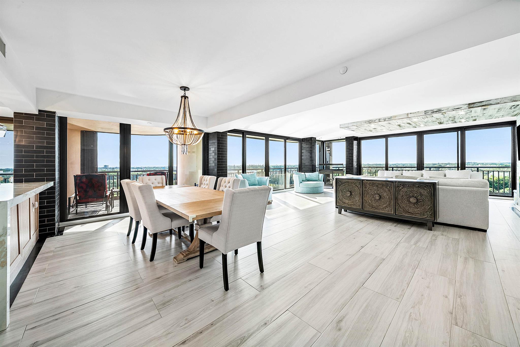 2427 Presidential Way 802