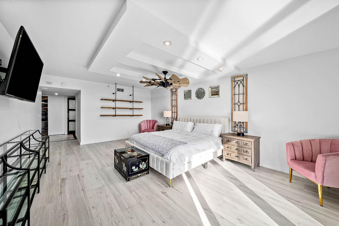 2427 Presidential Way 802