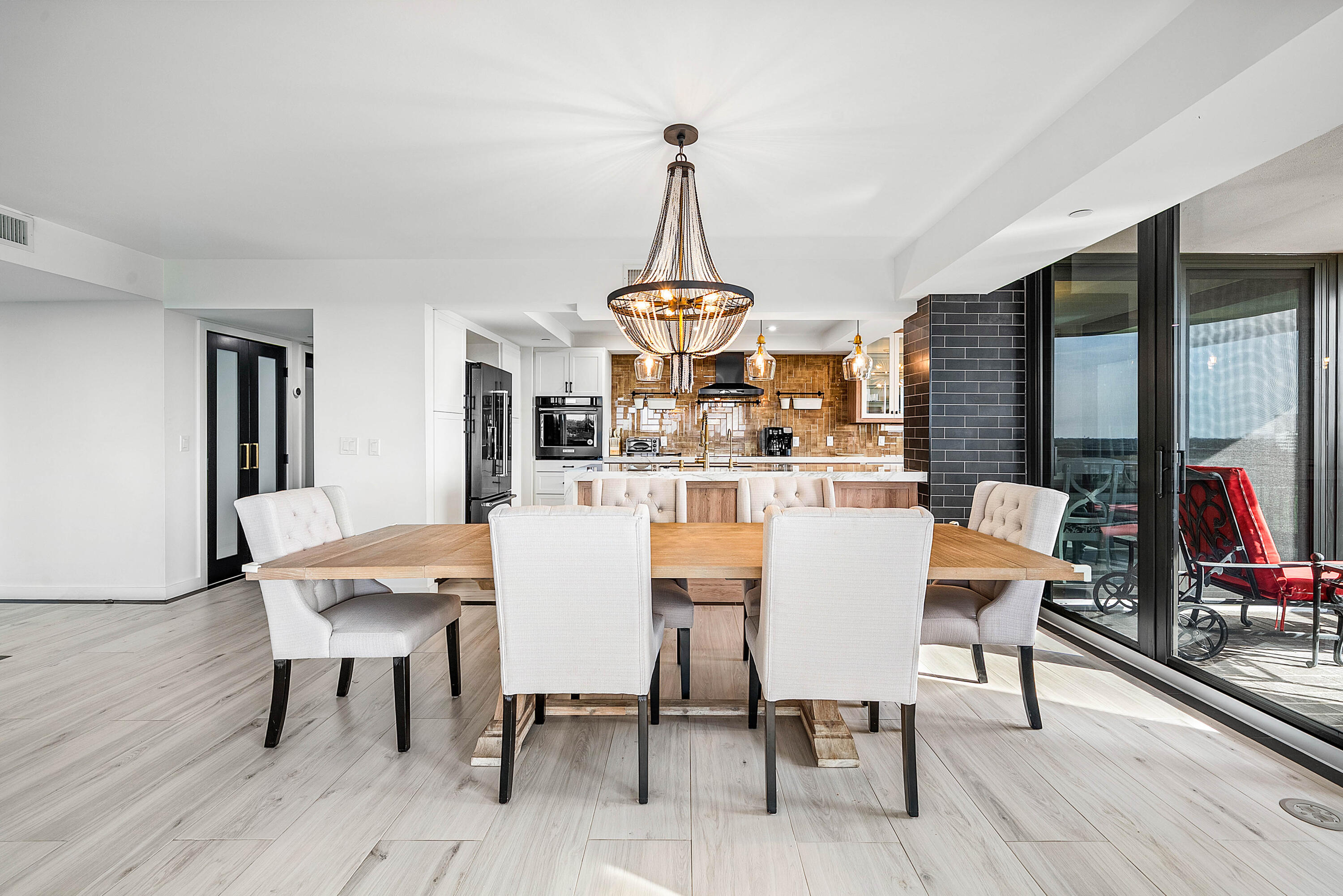 2427 Presidential Way 802