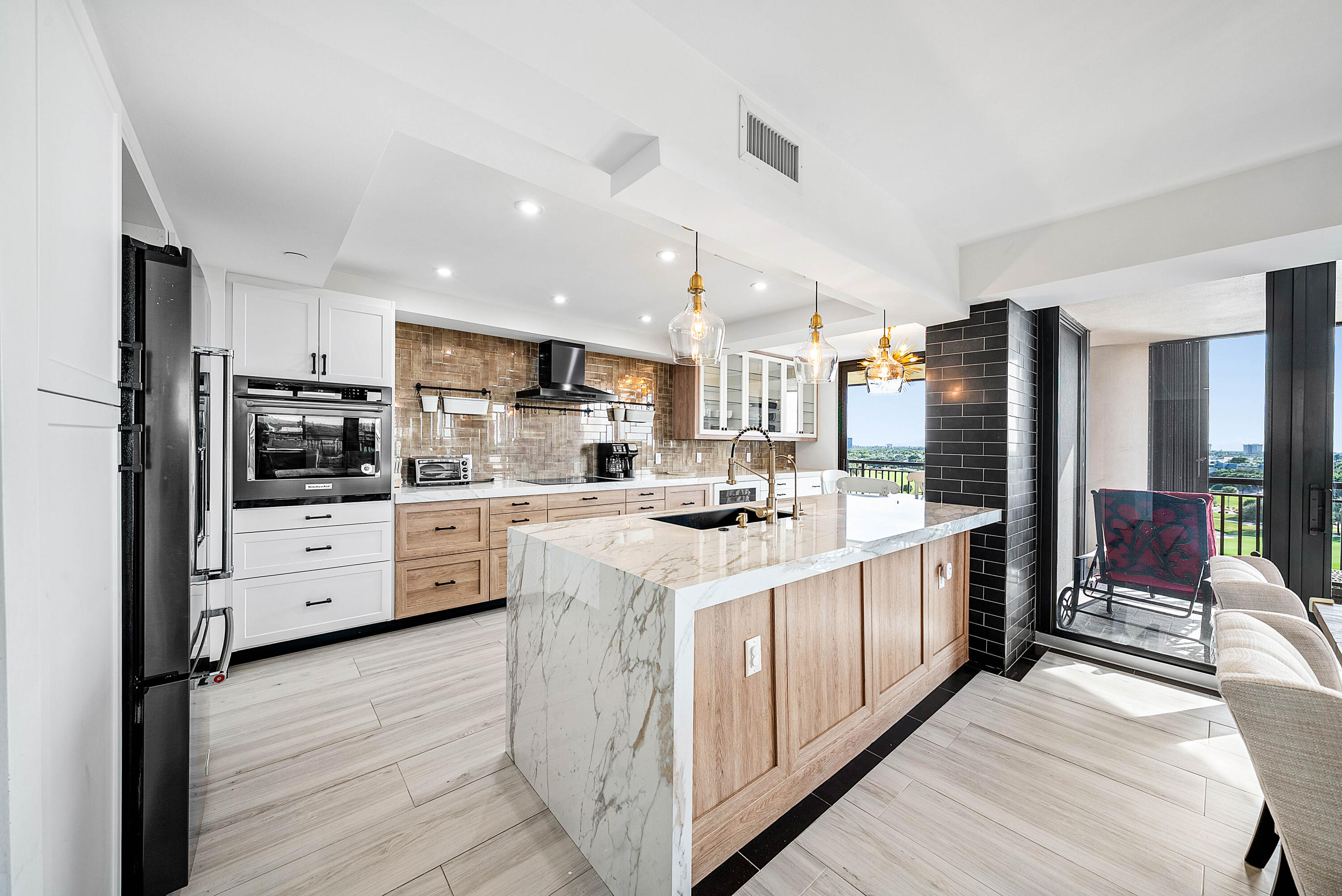 2427 Presidential Way 802