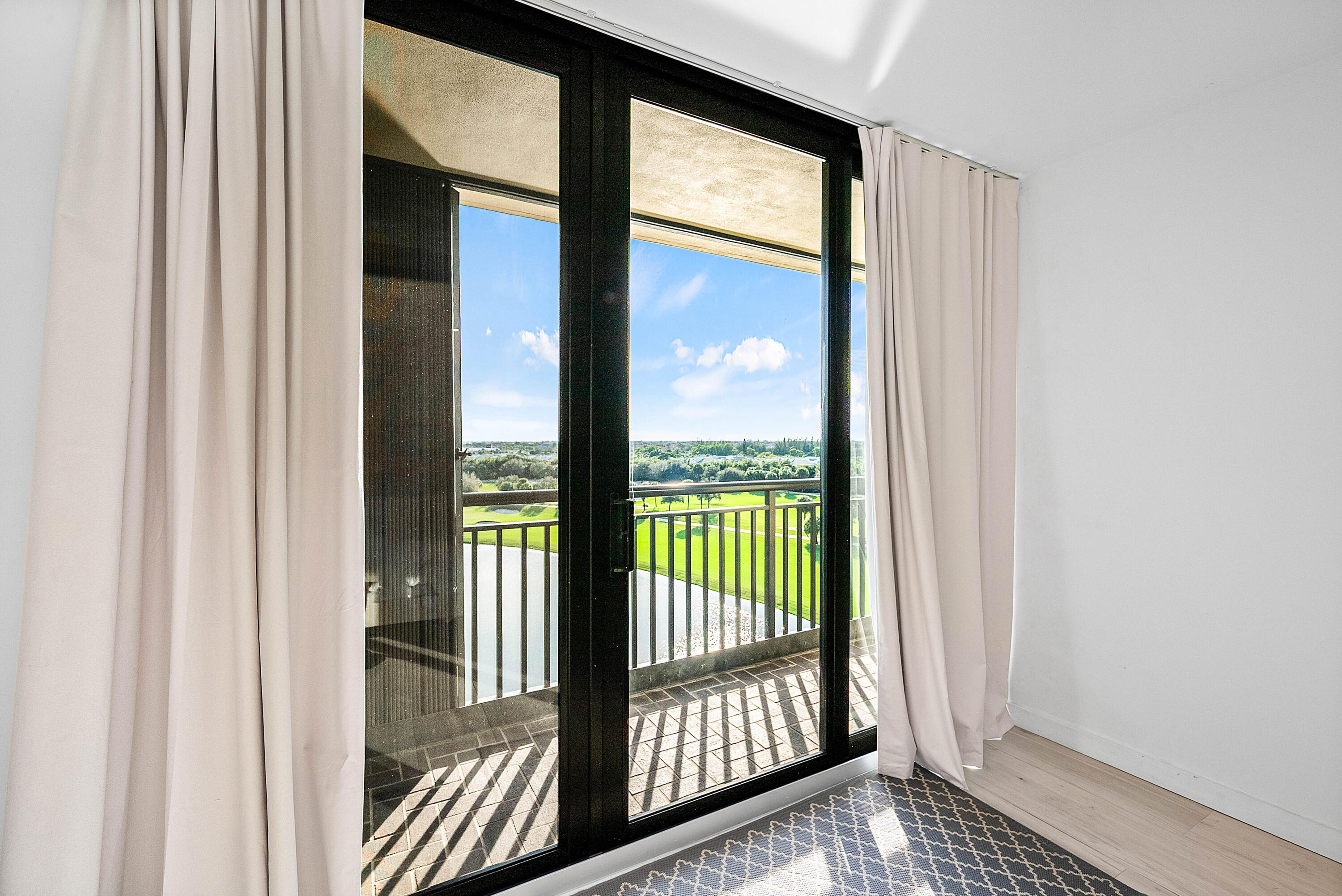 2427 Presidential Way 802