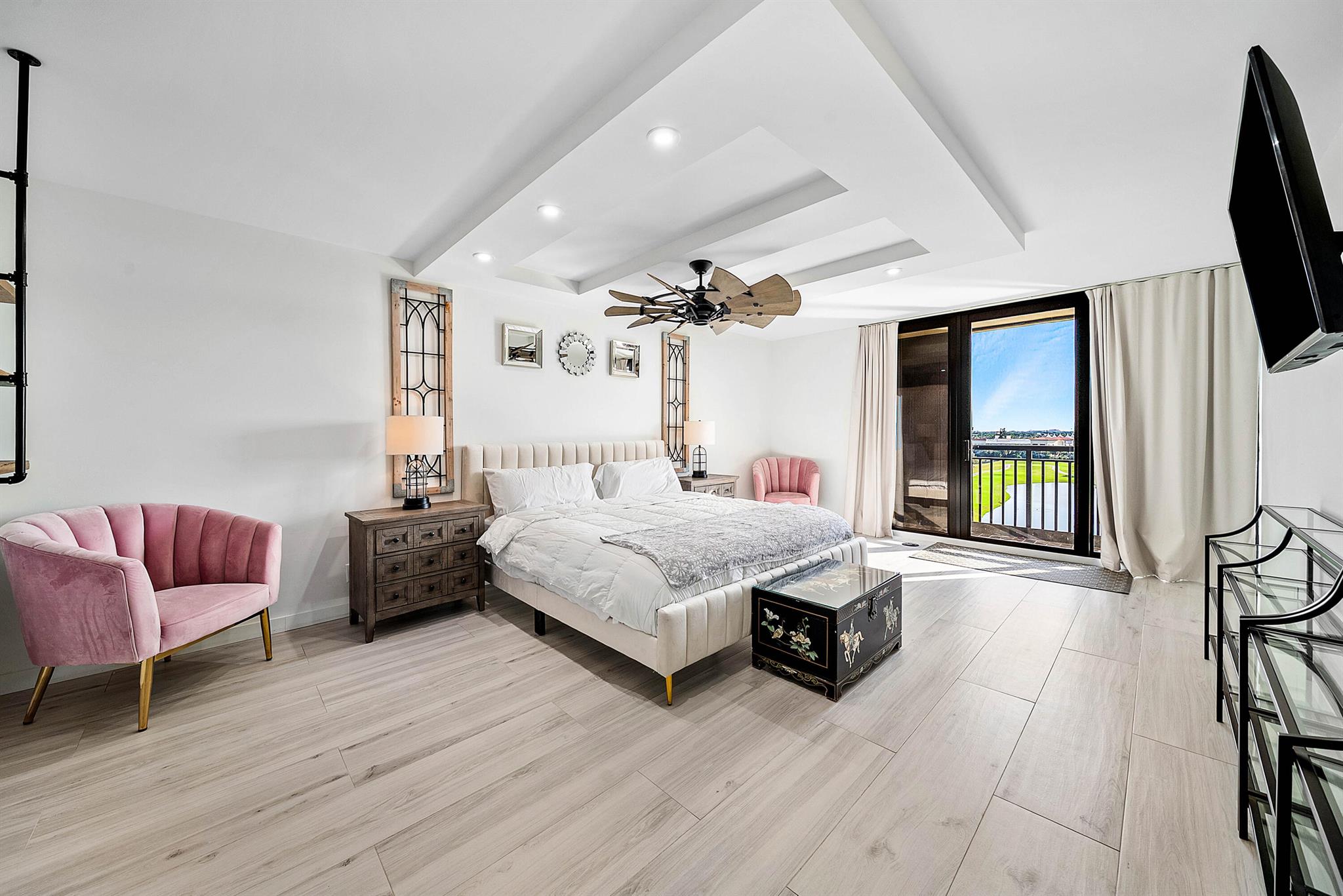 2427 Presidential Way 802