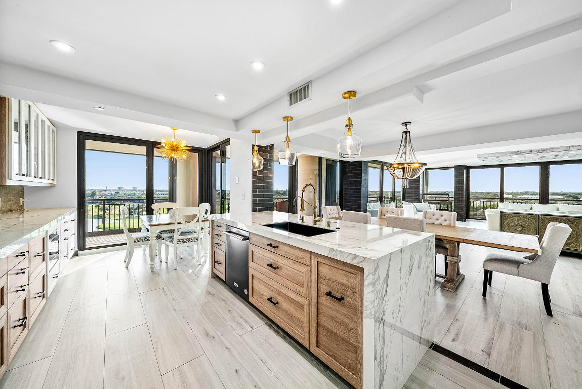 2427 Presidential Way 802