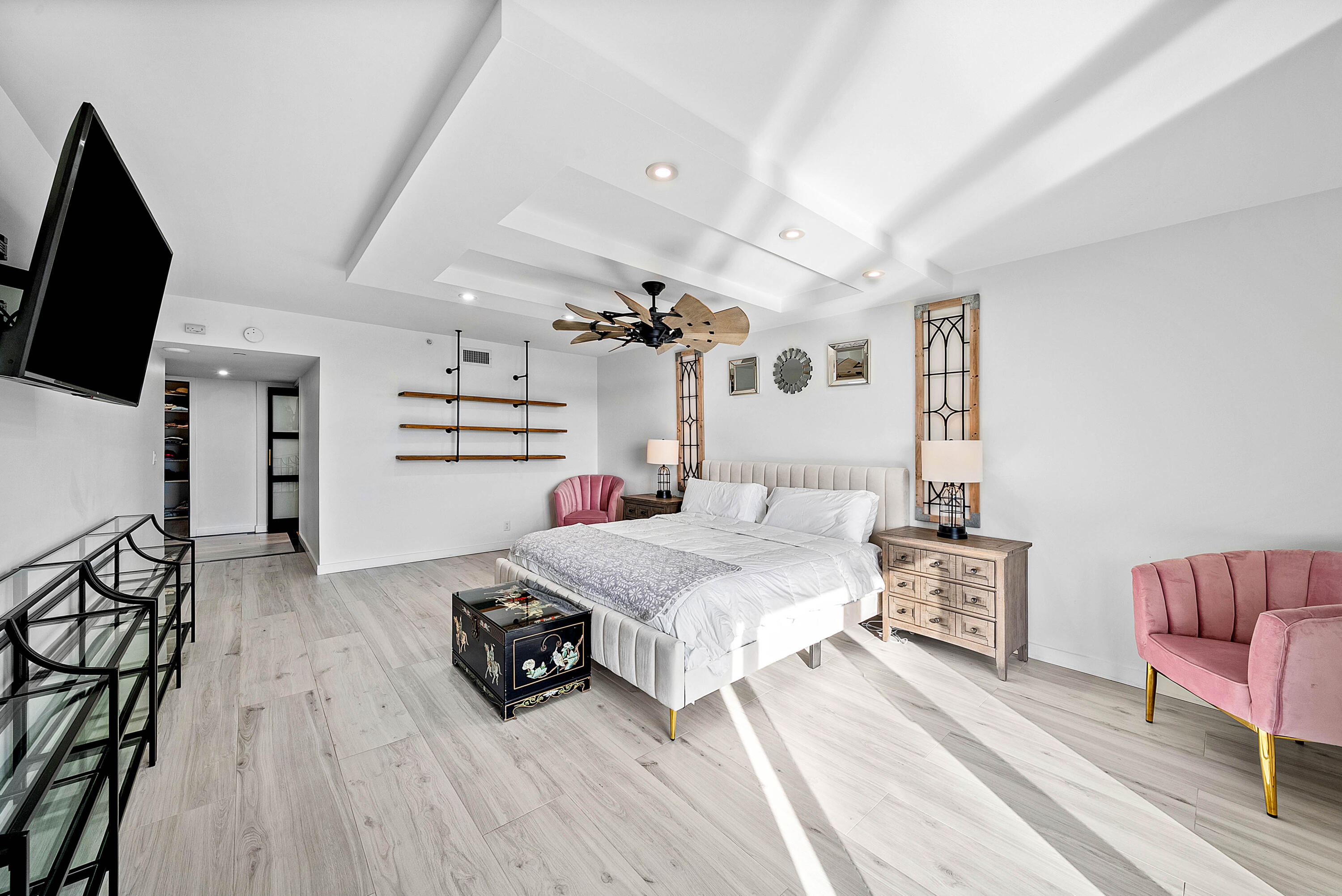 2427 Presidential Way 802