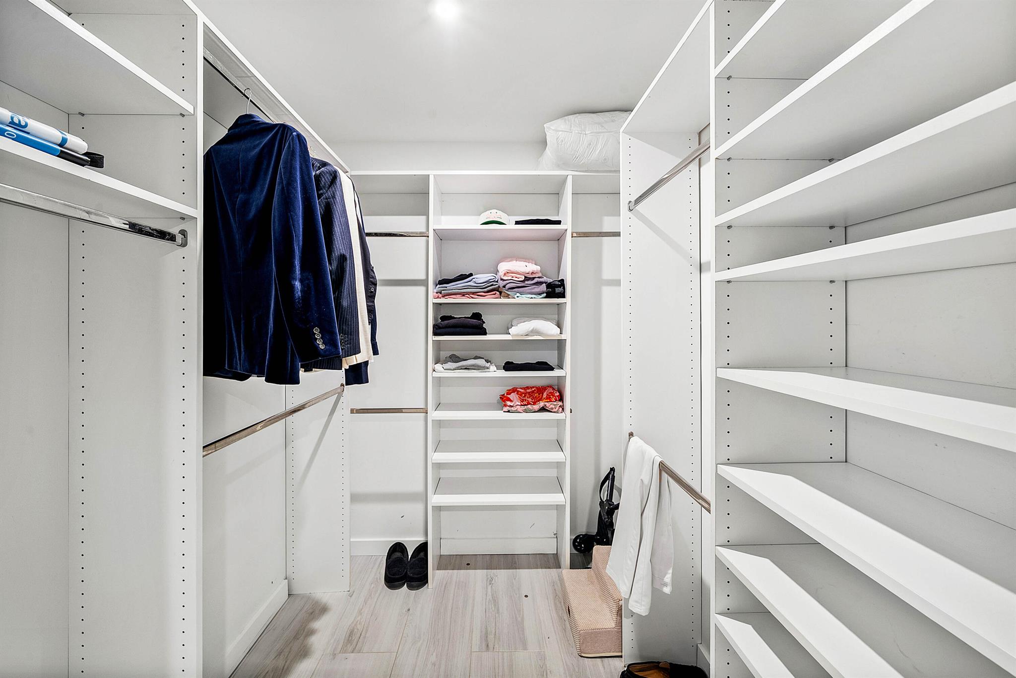 2427 Presidential Way 802