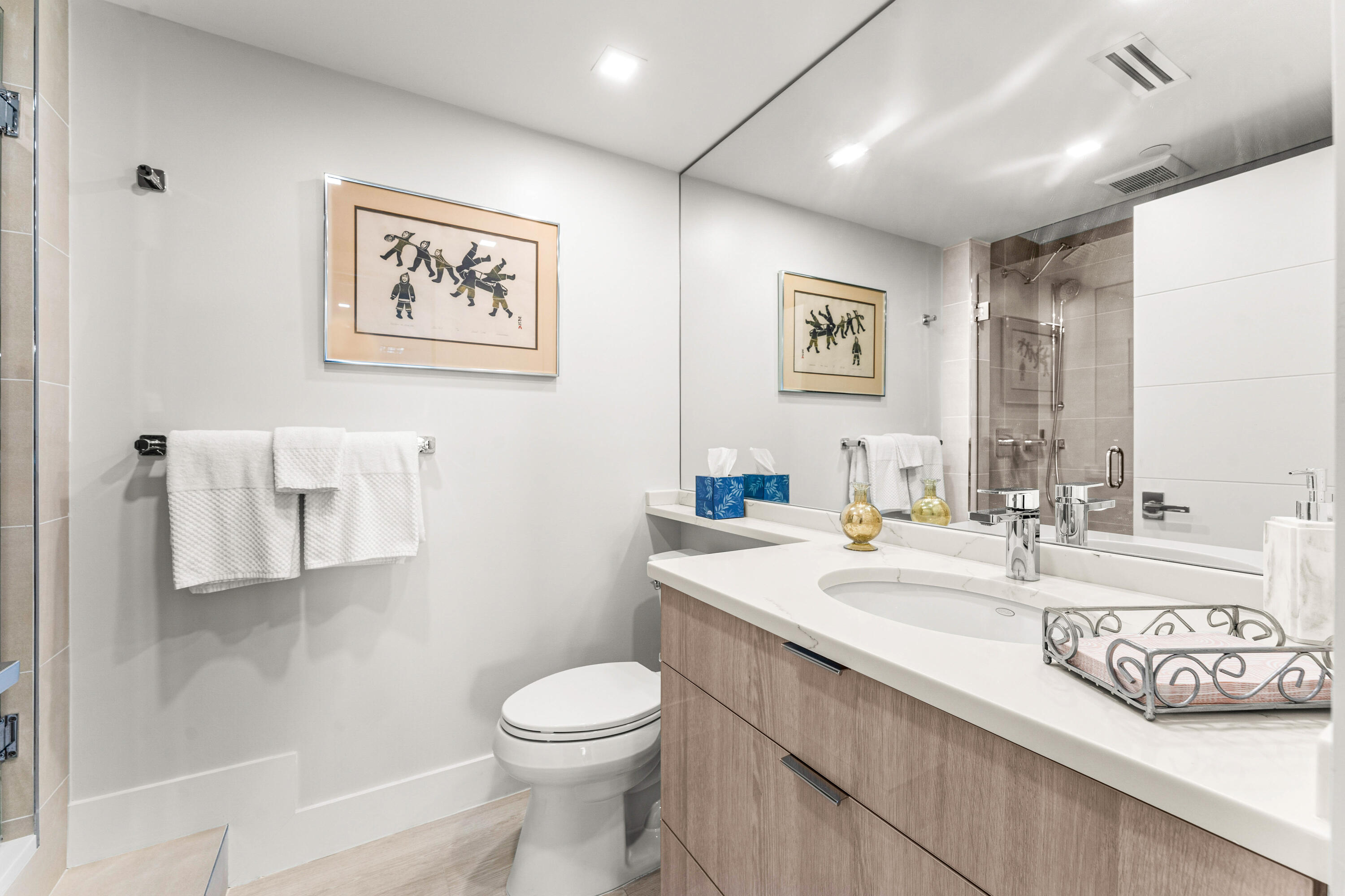 2427 Presidential Way 404