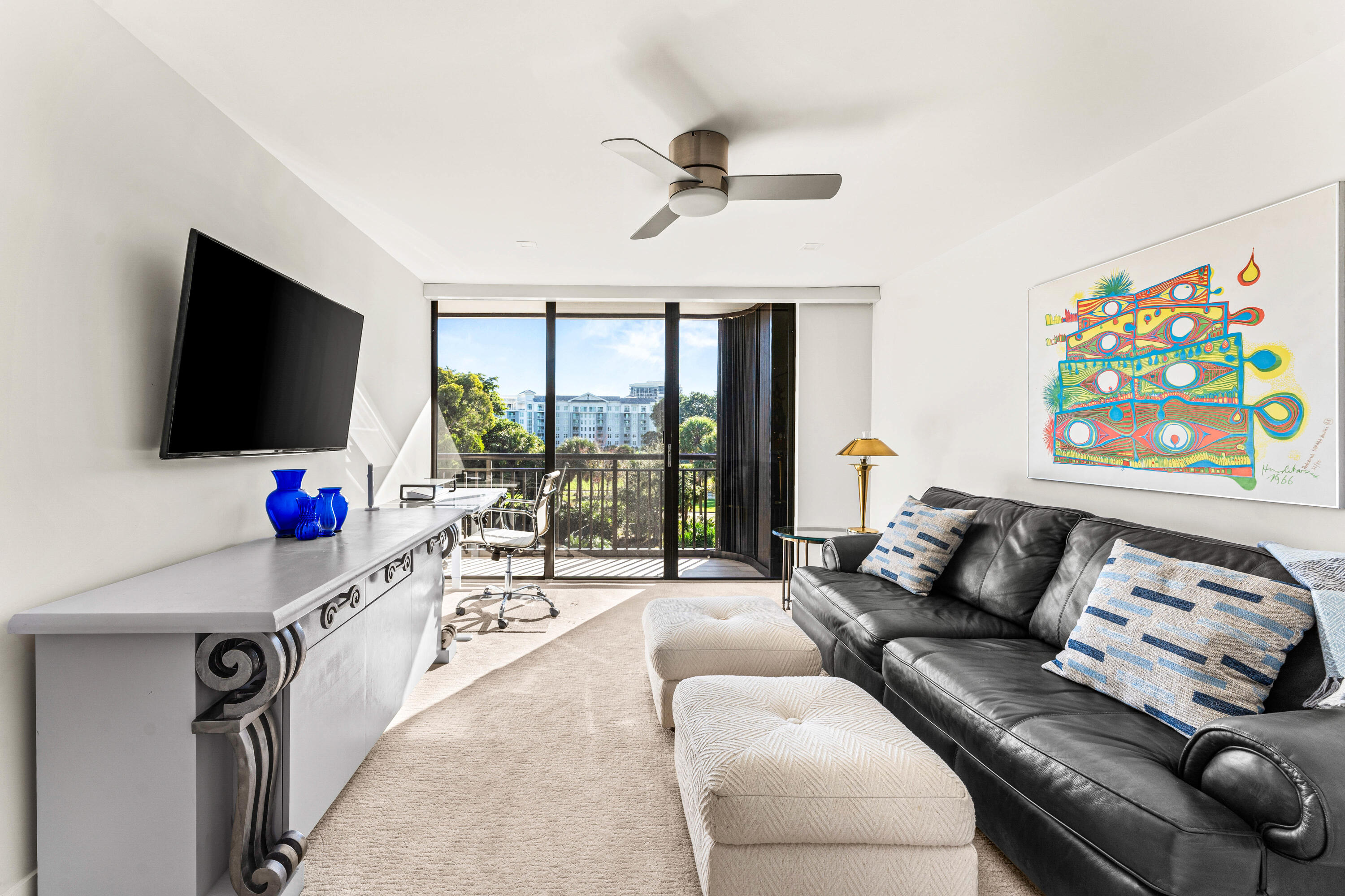 2427 Presidential Way 404