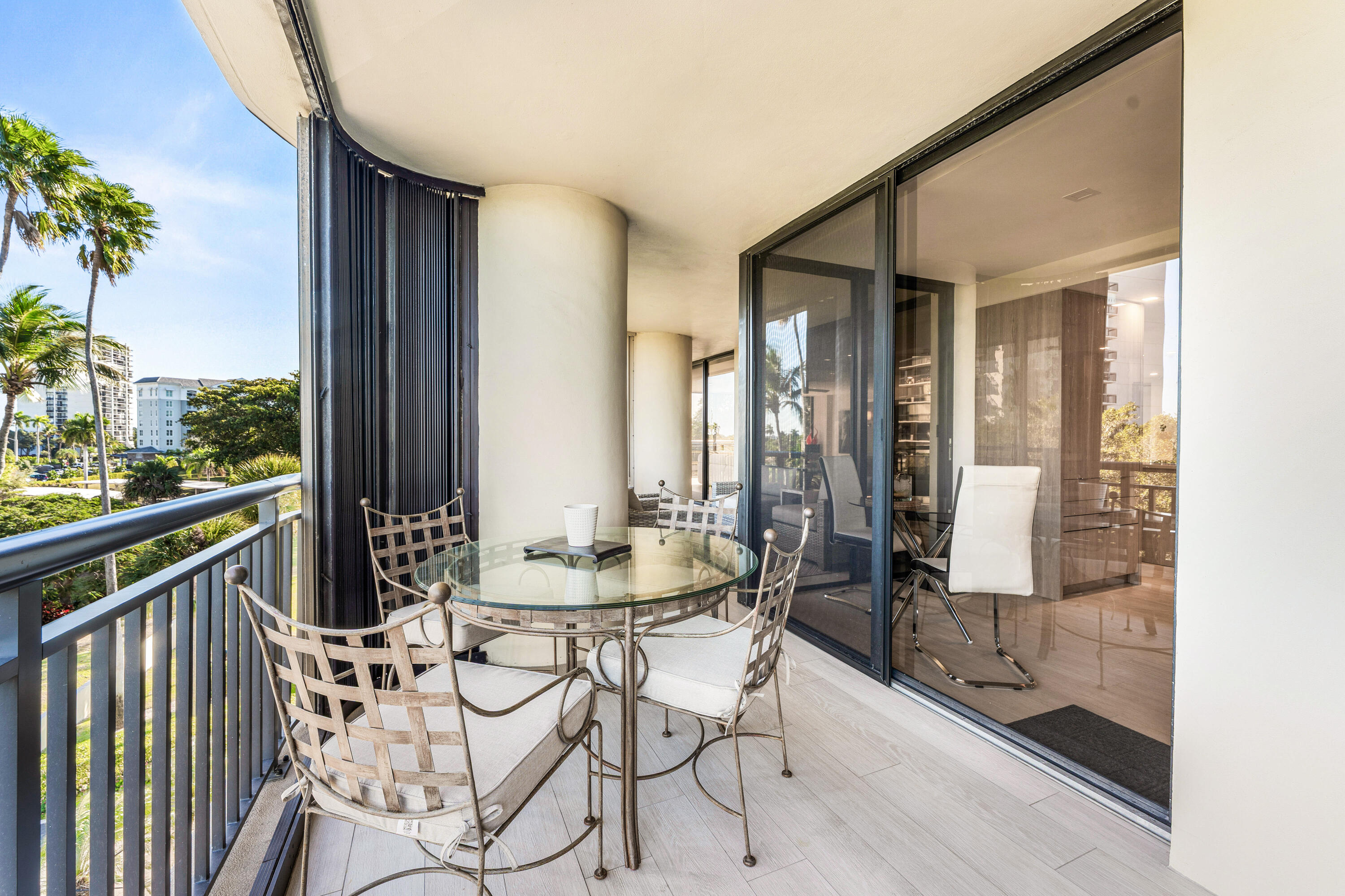 2427 Presidential Way 404