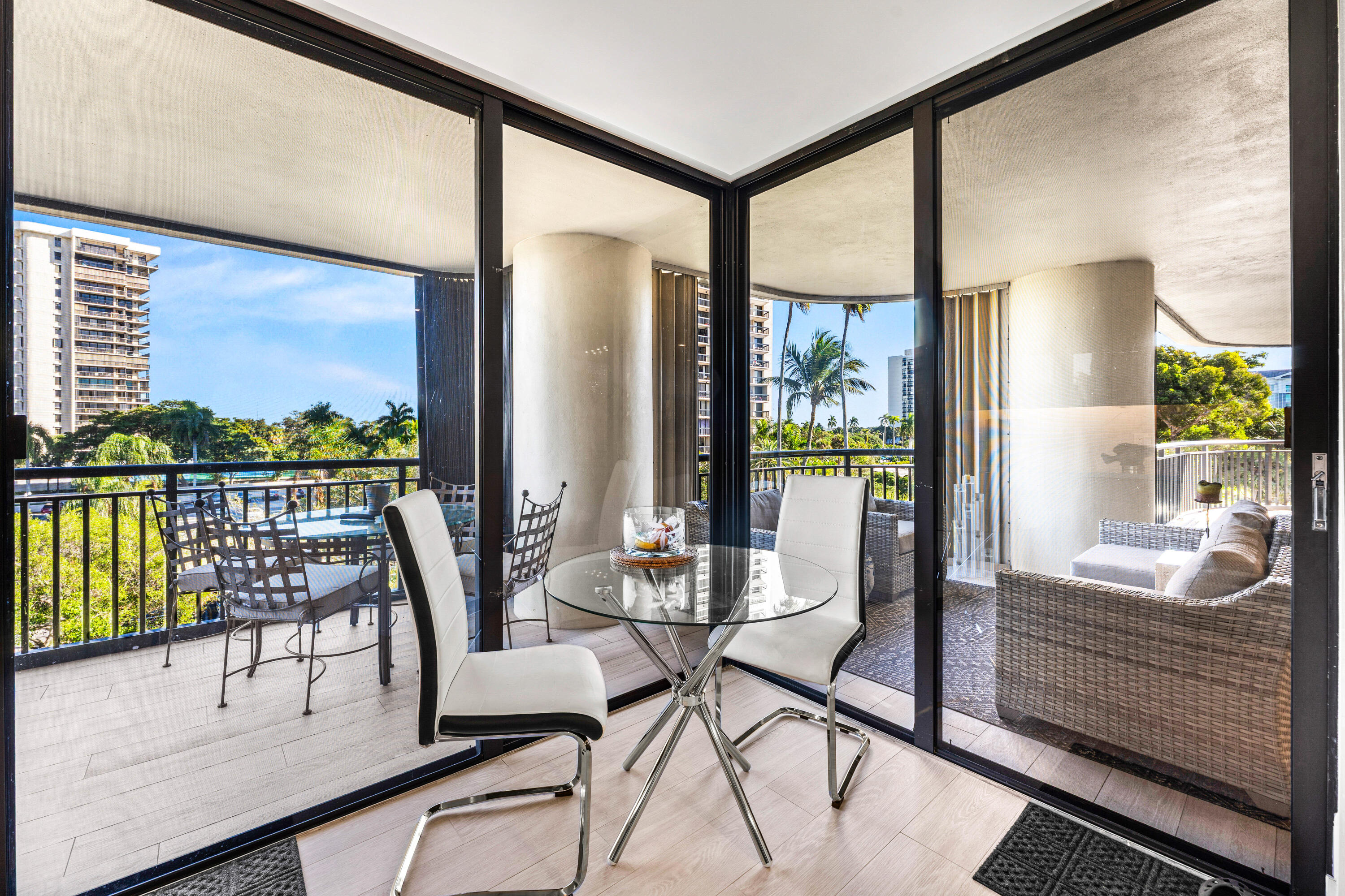 2427 Presidential Way 404