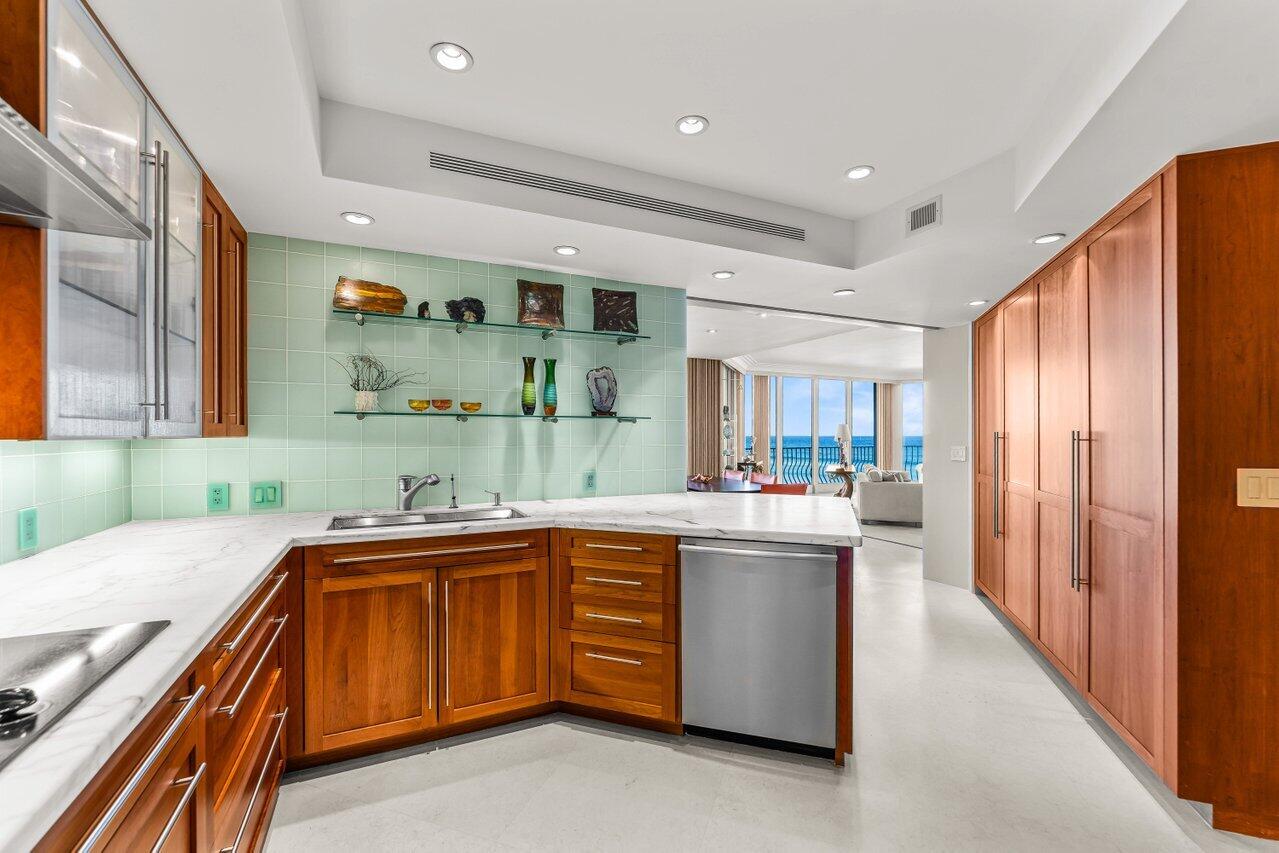 2000 S Ocean Boulevard 201n