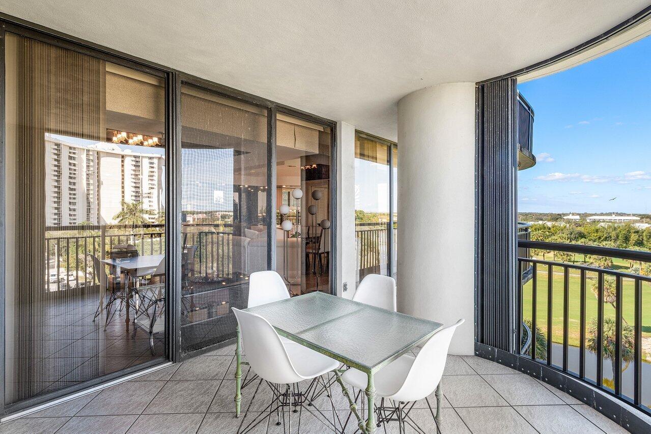 2427 Presidential Way 701