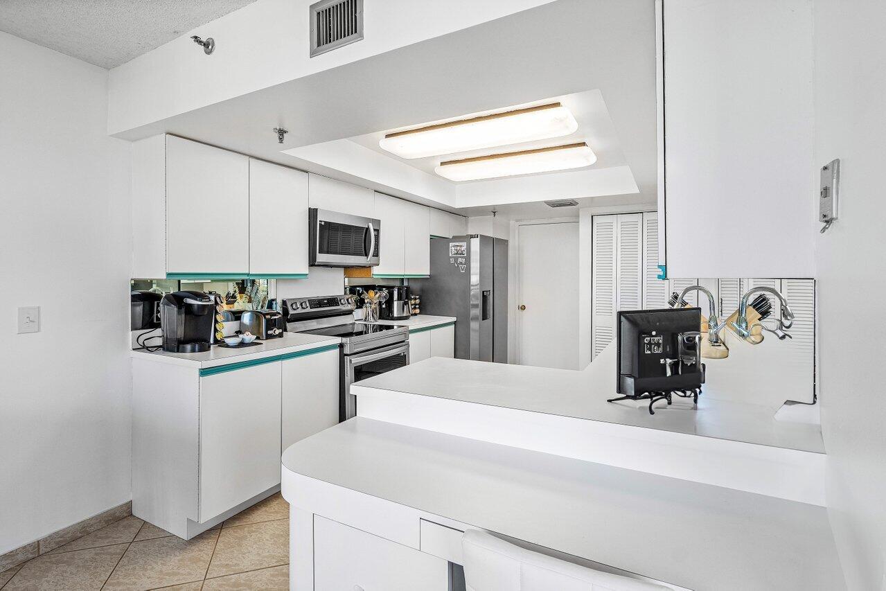 2427 Presidential Way 701