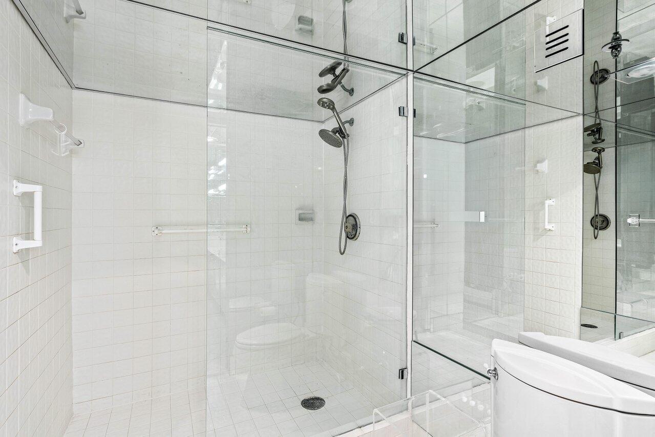 2427 Presidential Way 701