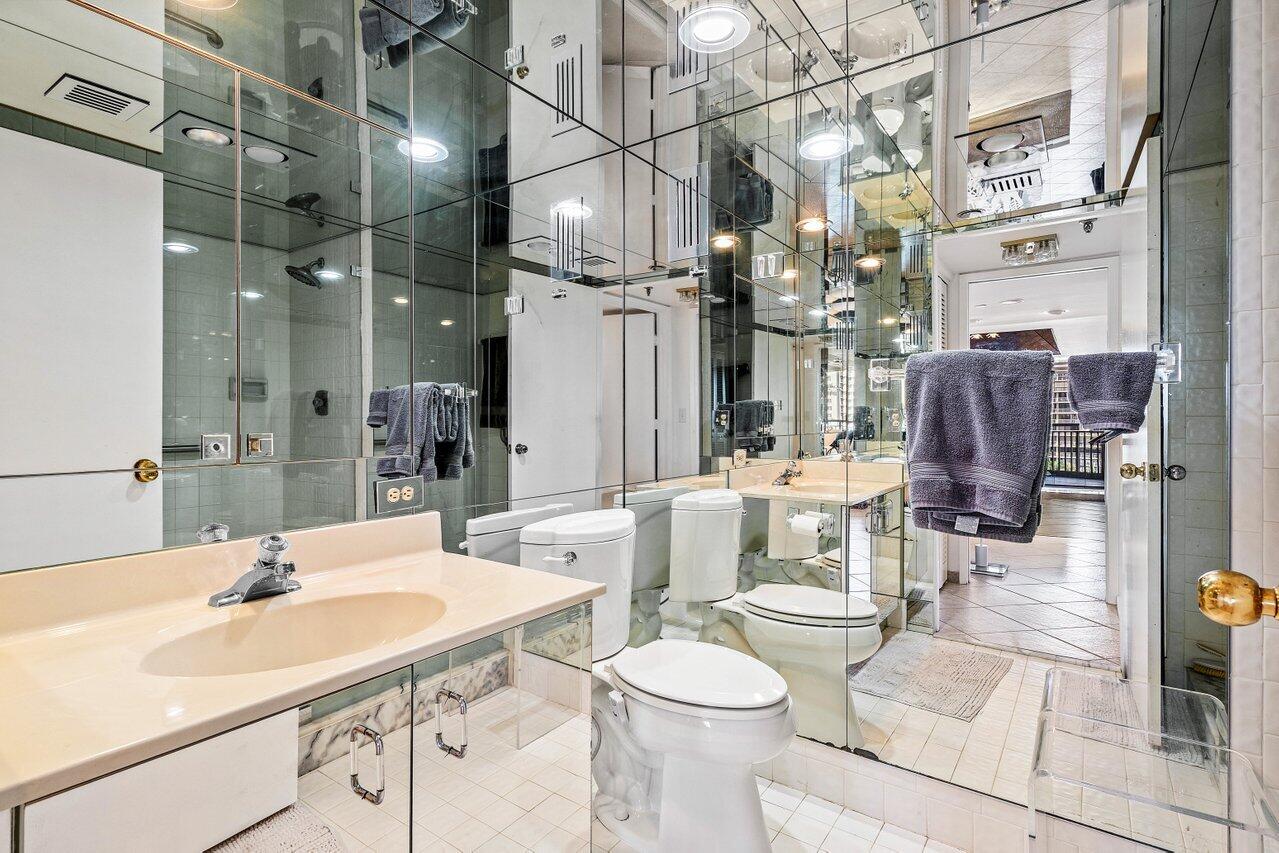 2427 Presidential Way 701