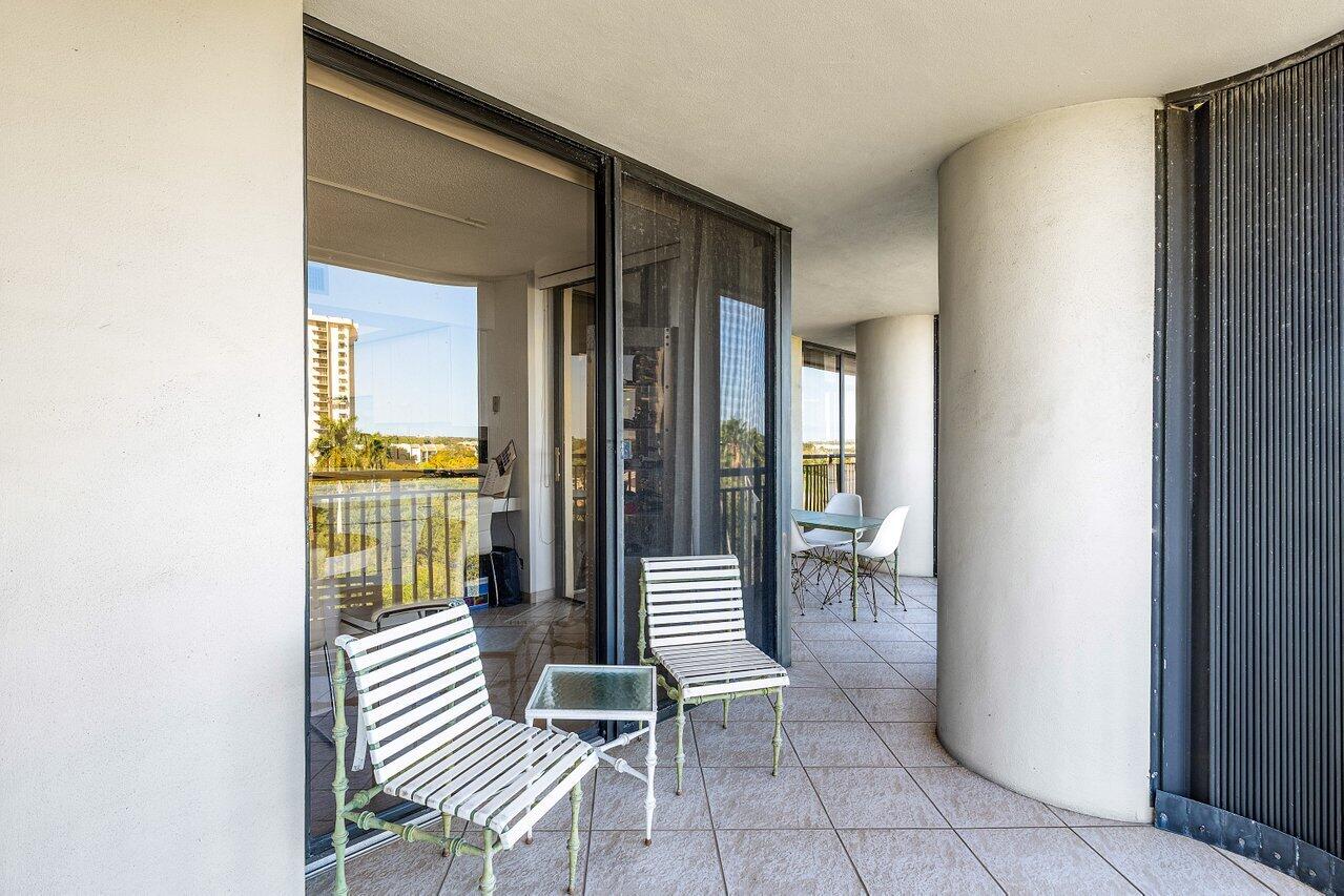 2427 Presidential Way 701